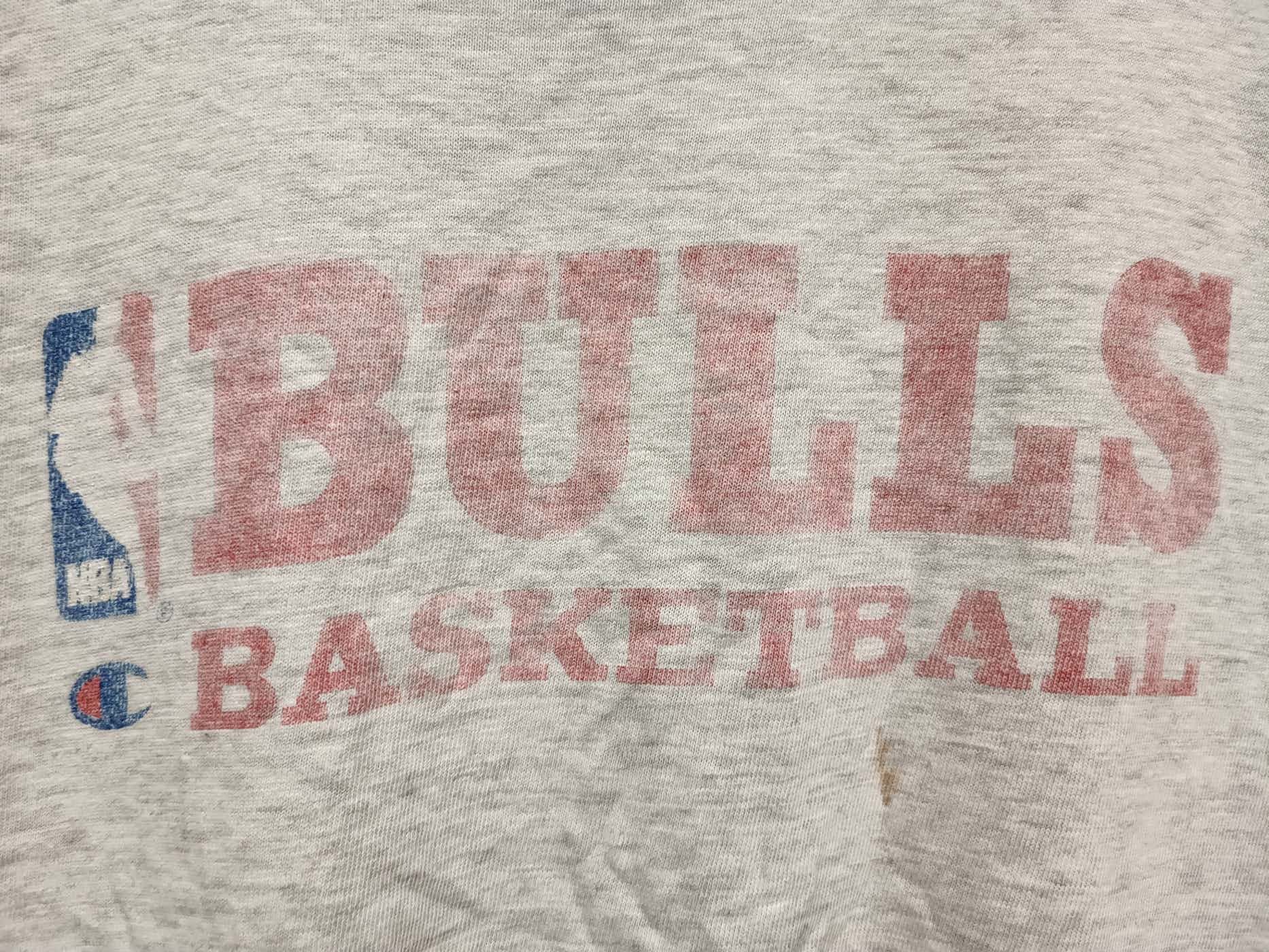 Champion vintage 90s sleeveless champion chicago bulls Size US L / EU 52-54 / 3 - 6 Thumbnail
