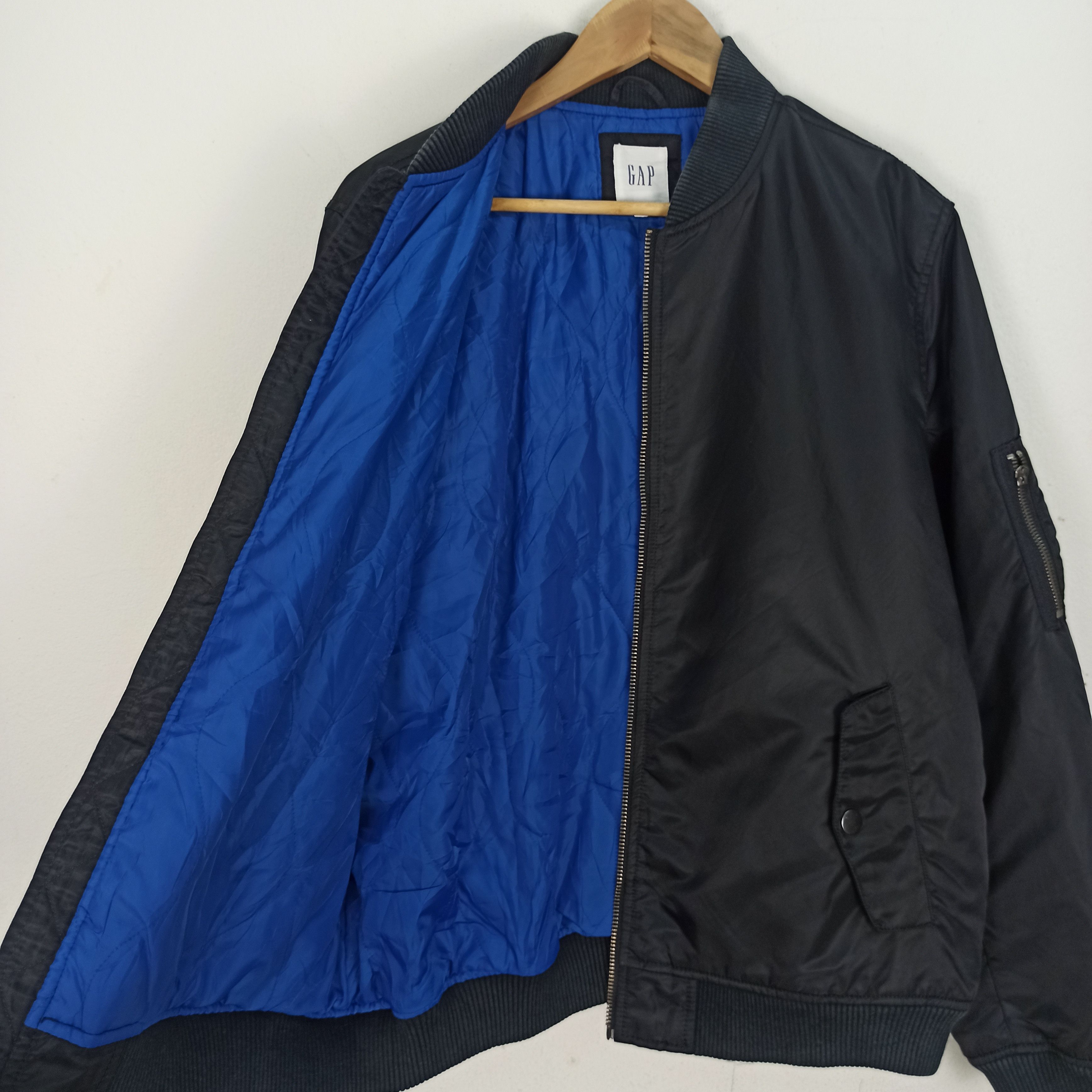 Gap Vintage GAP Nylon Bombers Jacket Black Colour Size US L / EU 52-54 / 3 - 5 Thumbnail
