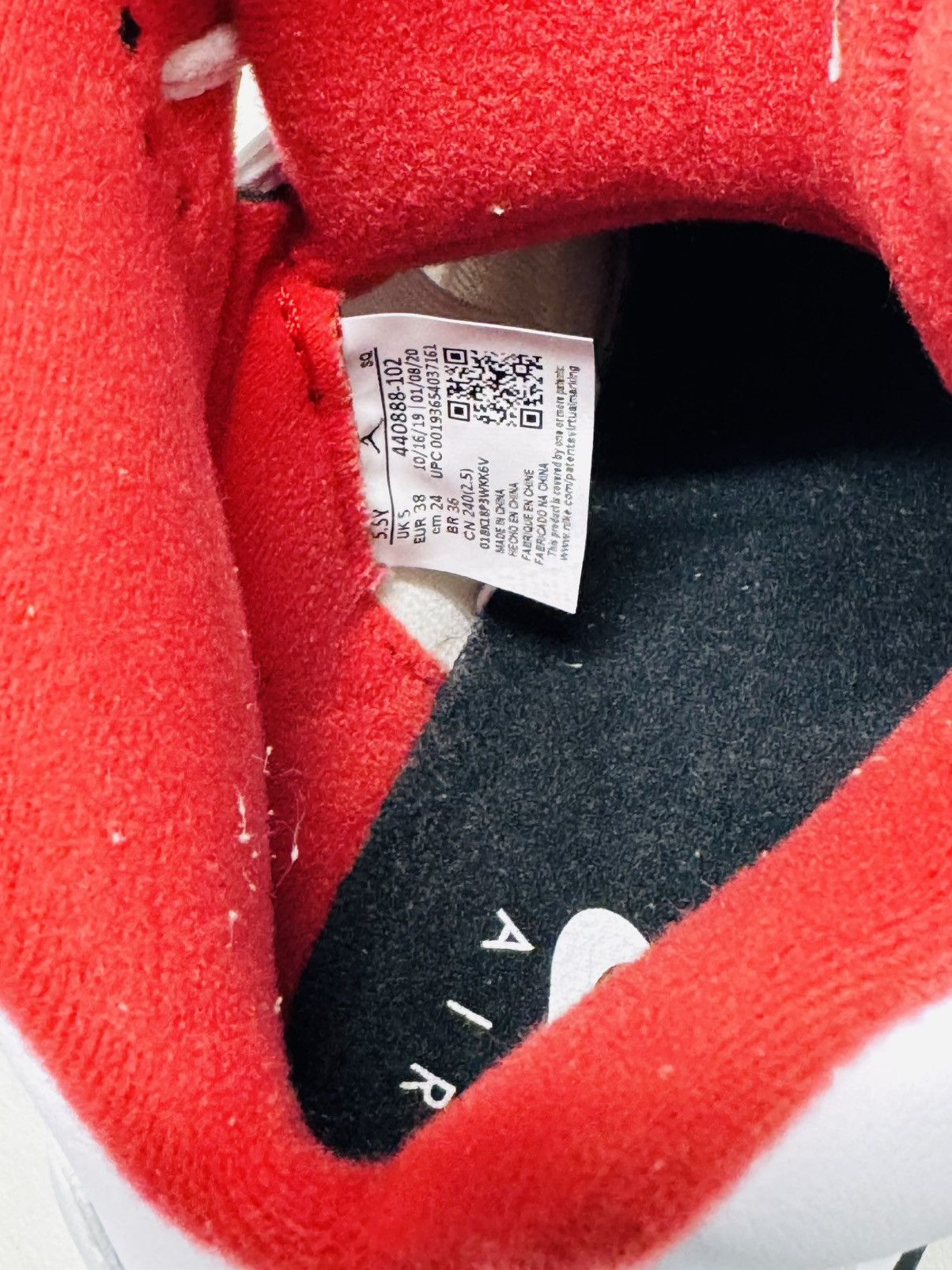 Jordan Brand Nike Air Jordan 5 Retro (GS) True White/Fire Red-Black Size US 5.5 / EU 38 - 7 Thumbnail