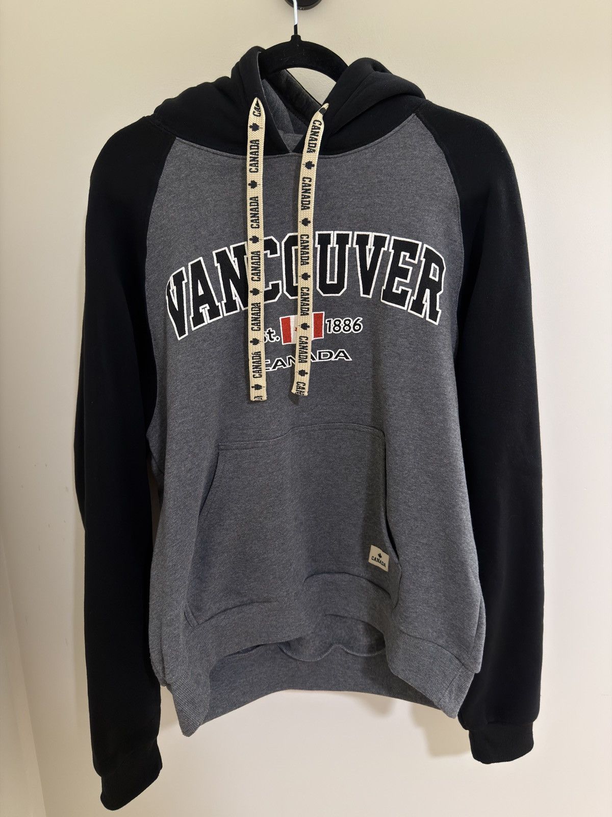 Other Vancouver Canada 🇨🇦 Hoodie Size US XL / EU 56 / 4 - 1 Thumbnail