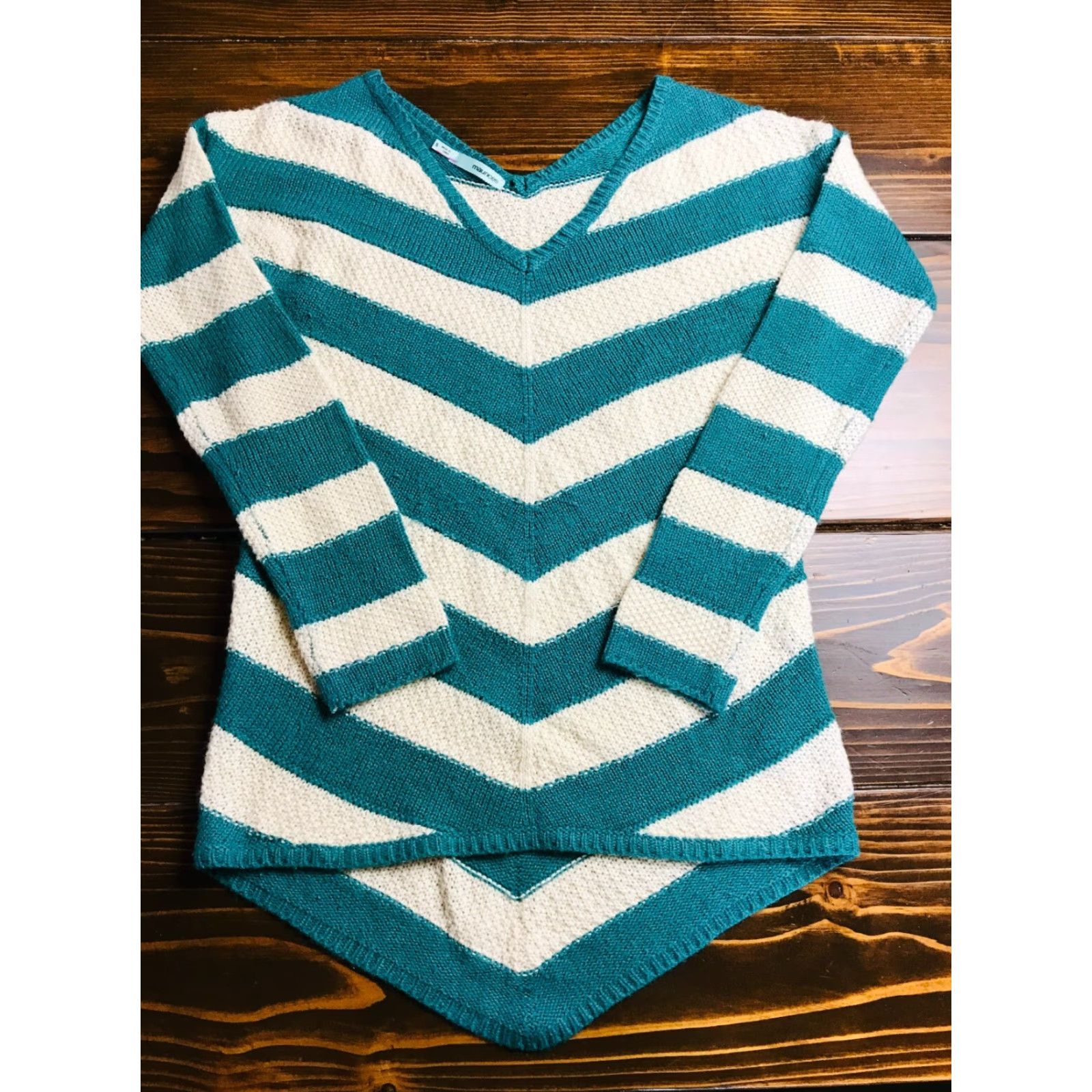 Vintage Maurices Sweater Shirt Womens Small V-Neck Pullover Knit Striped Ivory Green Cream Regular Fit Size S / US 4 / IT 40 - 2 Thumbnail
