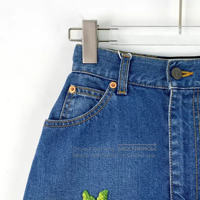 Gucci Gucci Blue washed floral embroidered cotton casual denim s Size 25" / US 0 / IT 36 - 3 Thumbnail