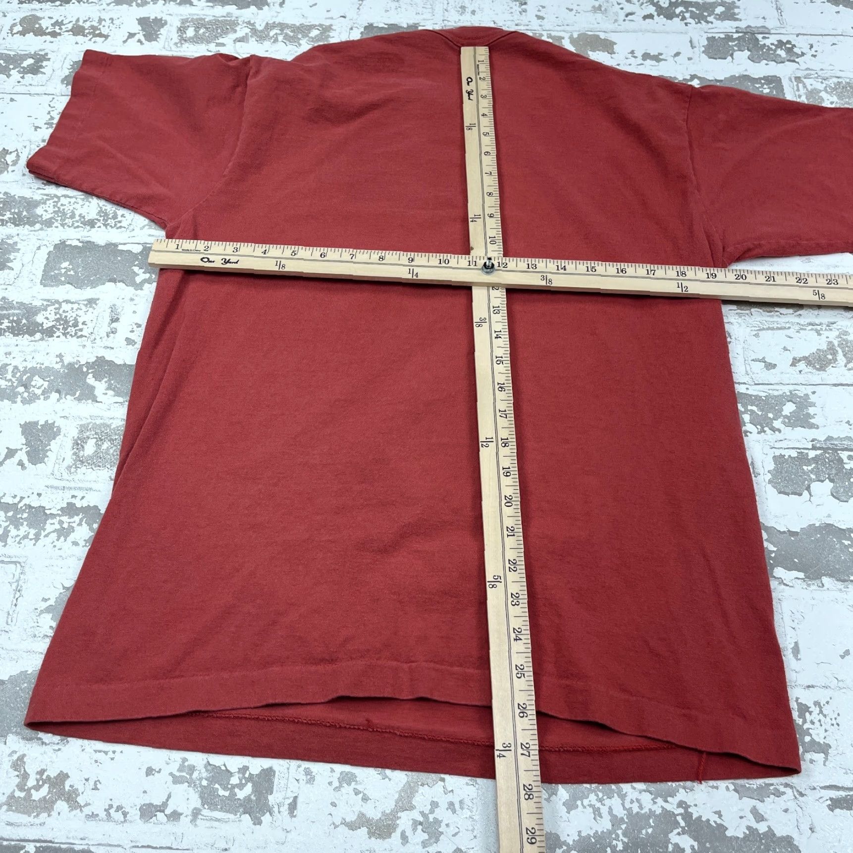 Fruit Of The Loom VINTAGE Fruit of the Loom Men’s Large Red Graphic Print T-Shirt 90s Surf Wave Retro Rock Size US L / EU 52-54 / 3 - 7 Thumbnail