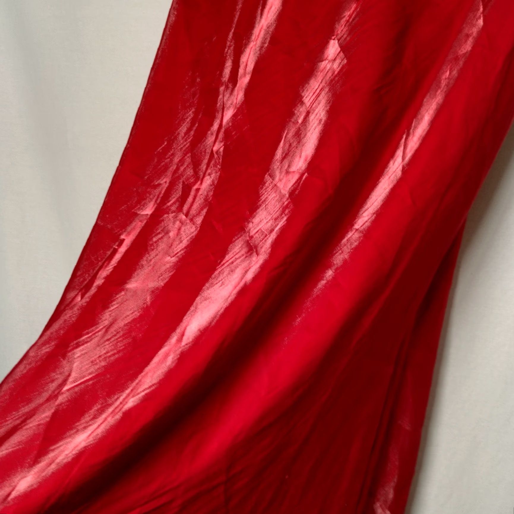 Vintage VINTAGE Venezia Skirt Long A-Line 18/20 Red Shimmer Slip Sweetheart Powered by Venezia Womens 50" hips 39" waist-to-hem Size 40" / US 18 - 5 Thumbnail