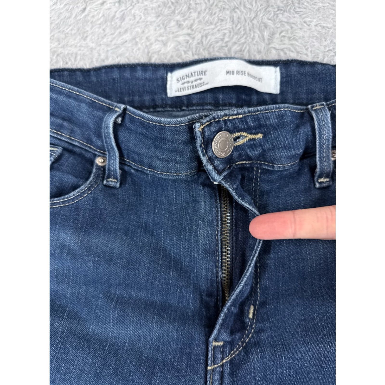 Levi's Levis Jeans Womens 32 Blue Denim Boot Cut Mid Rise Cotton Blend 31x28 Size 24" / US 00 / IT 34 - 5 Thumbnail