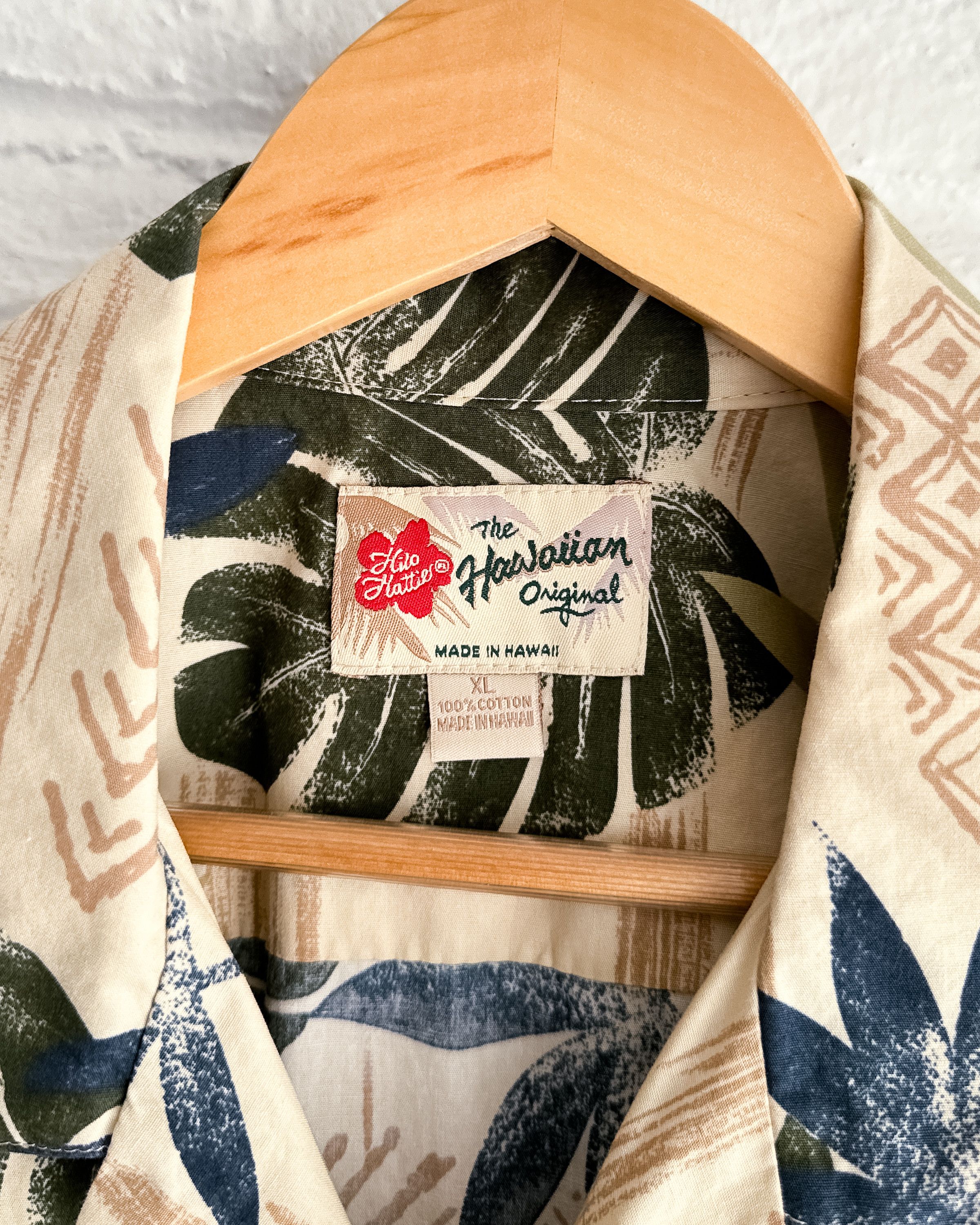 Hilo Hattie Vintage 2000s Hilo Hattie Hawaiian Shirt Beige Green XL Size US XL / EU 56 / 4 - 2 Thumbnail
