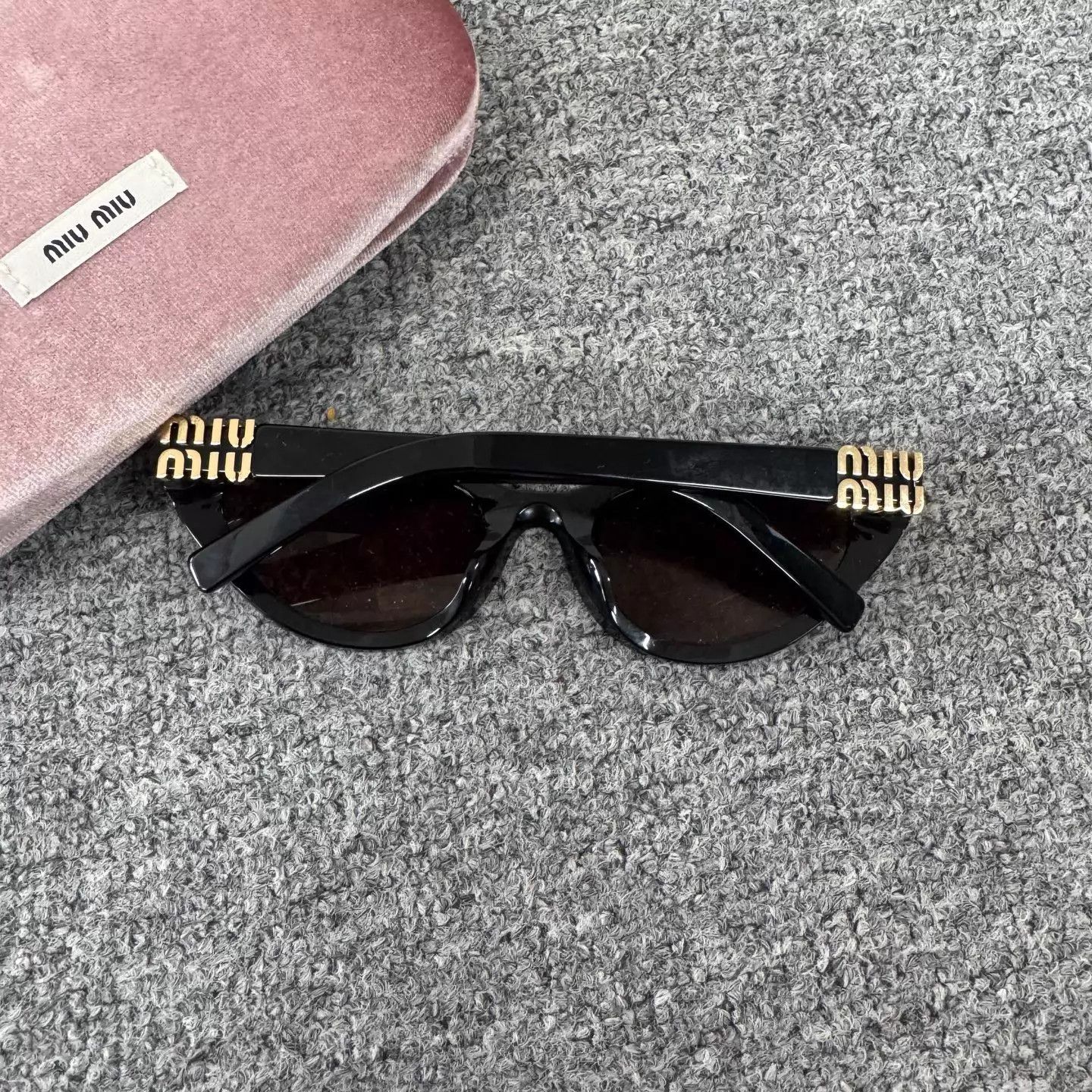 Miu Miu MIU MIU Cat-eye Sunglasses Black Gold Logo Mint Size ONE SIZE - 3 Thumbnail