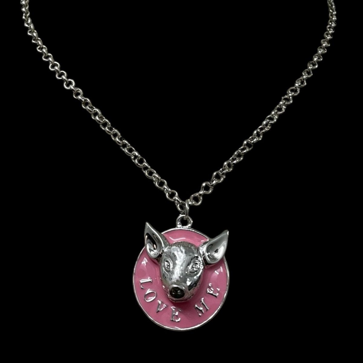 Vivienne Westwood Vivienne Westwood ‘Love Me’ Pig Necklace Pendant Size ONE SIZE - 1 Thumbnail