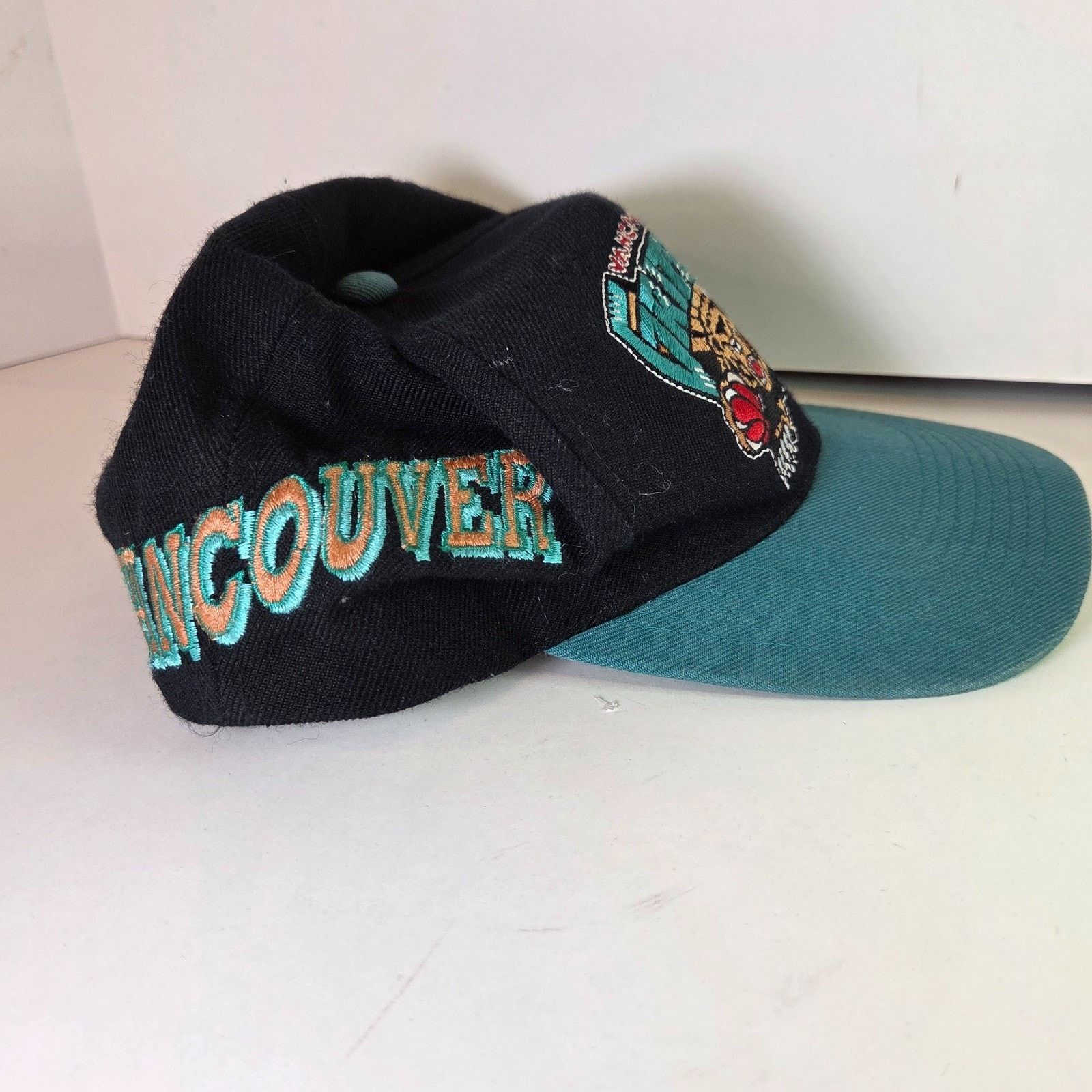 Sports Specialties Vancouver Grizzlies 1994 Sports Specialties Snapback Hat Size ONE SIZE - 10 Thumbnail