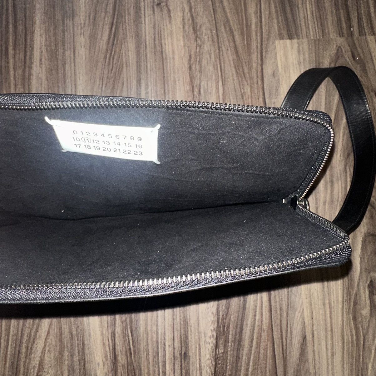 Maison Margiela Minimalism Distressed Maison Margiela Double Zip Leather Bag Size ONE SIZE - 11 Thumbnail