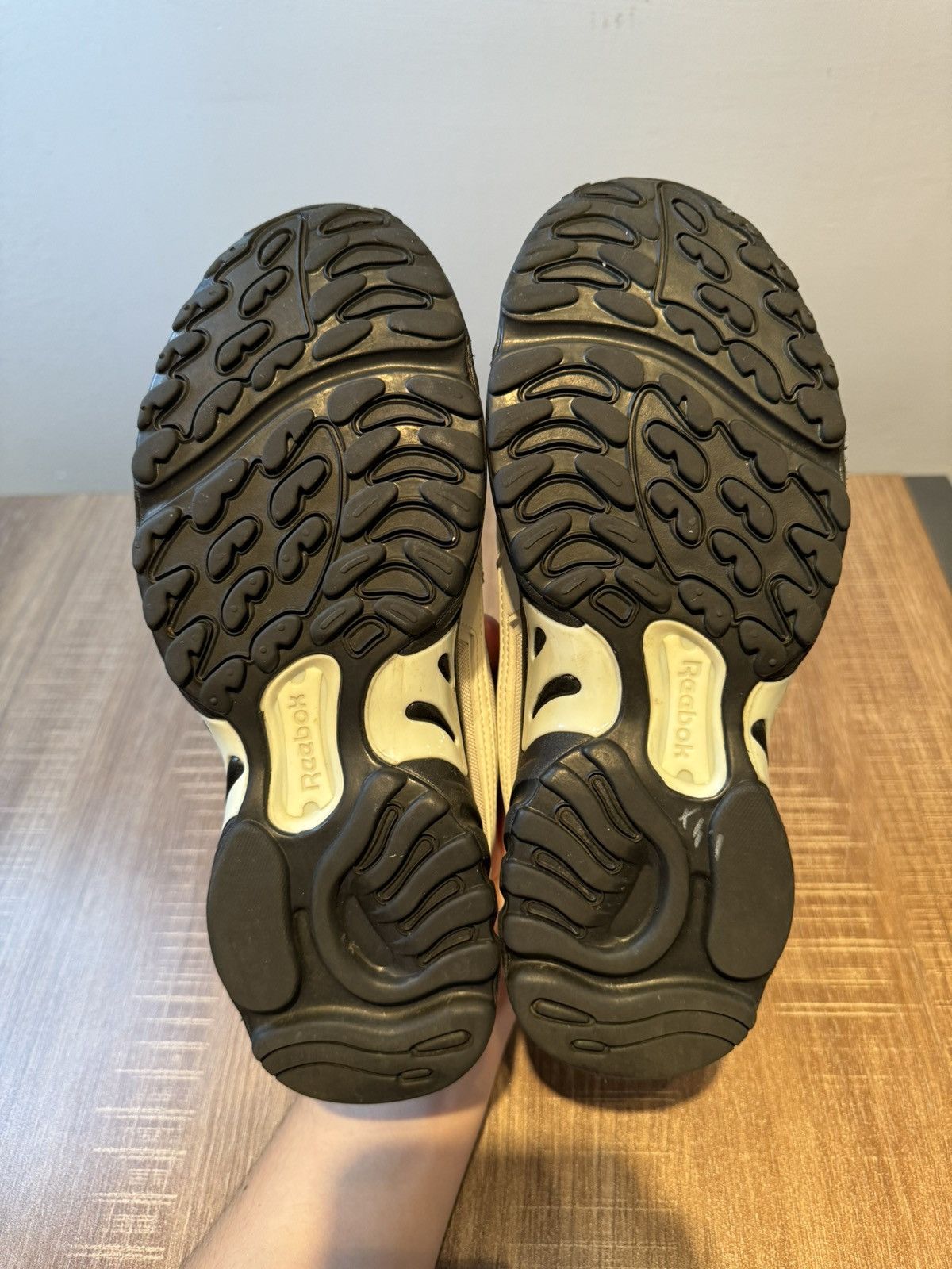 Reebok Reebok Gigi Hadid DMX Series 2200 Zip Shoes Womens 7.5 Chalk Size US 7.5 / IT 37.5 - 6 Thumbnail