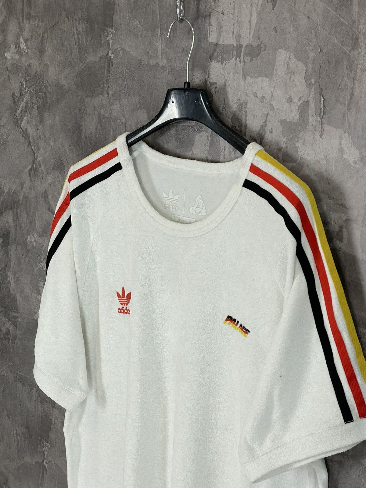 Adidas × Palace Palace & Adidas Rare 2018s T-shirt Men’s Size L Hype Size US L / EU 52-54 / 3 - 6 Thumbnail