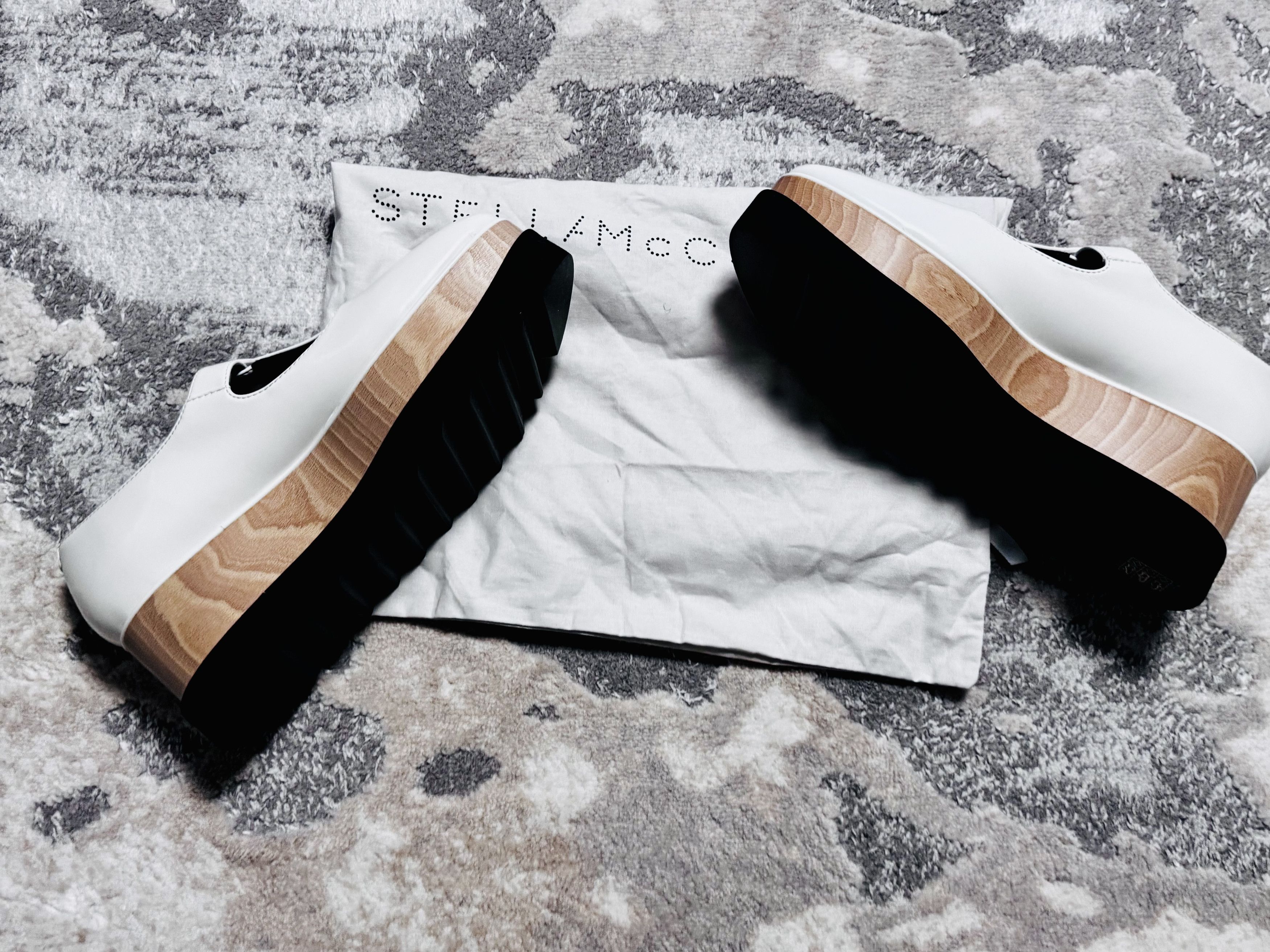 Stella McCartney Stella McCartney White Mary Jane Flats with Gold Buckles Size US 9 / IT 39 - 3 Thumbnail