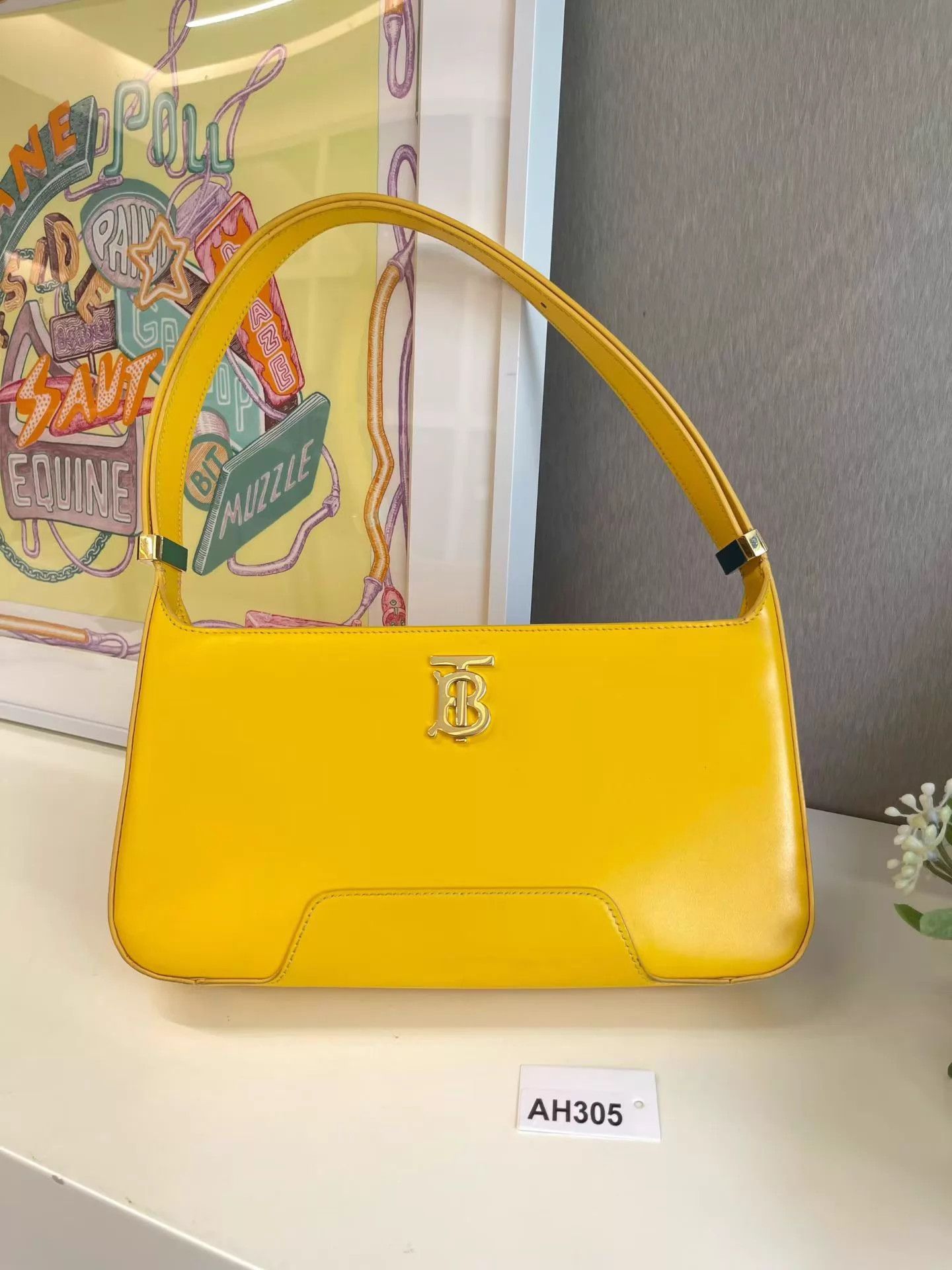 Burberry Burberry TB Yellow Armpit Bag Near New AH305 Size ONE SIZE - 1 Thumbnail