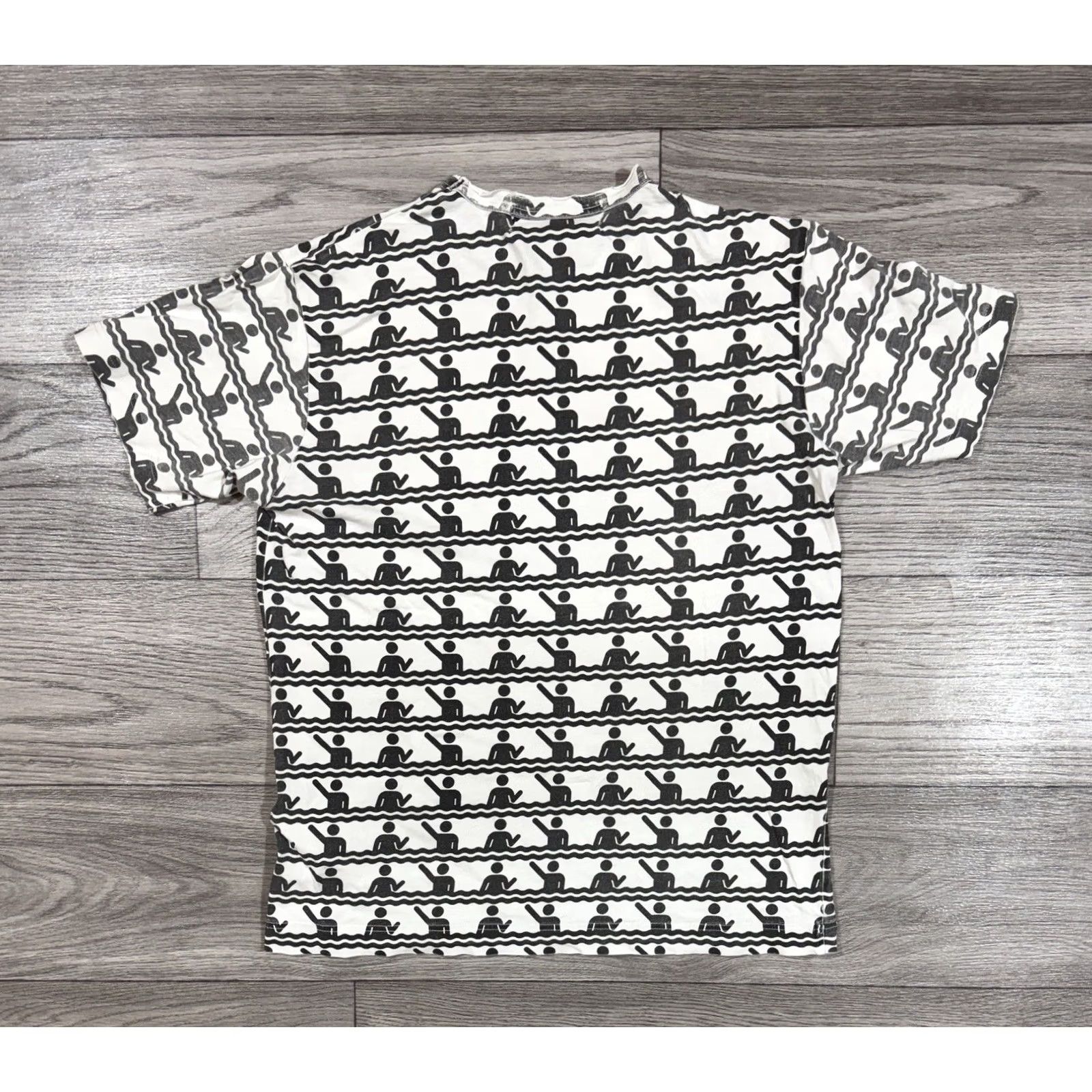 Comme des Garcons Girl Comme des Garçons Rei Kawakubo All Over Print Pocket T-Shirt White Men’s Size S Shirts Mens S White All Over Print Pocket T-Shirt 90s (decade) Size US S / EU 44-46 / 1 - 3 Thumbnail
