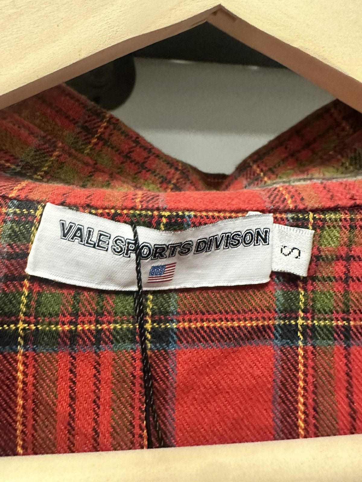 Vale Valley vale new small rhinestone button up Size US S / EU 44-46 / 1 - 4 Thumbnail