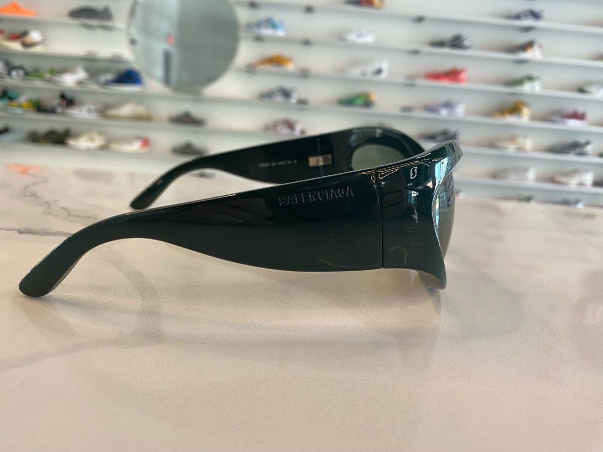 Balenciaga BALENCIAGA Wrap Sunglasses Shiny Solid Green Size ONE SIZE - 2 Thumbnail