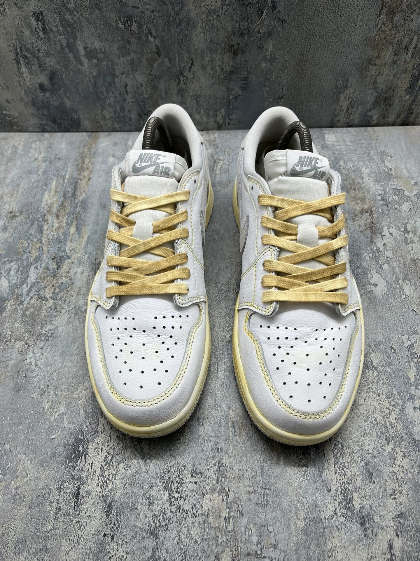 Jordan Brand Air Jordan 1 Low Gray White Size US 9 / EU 42 - 1 Thumbnail