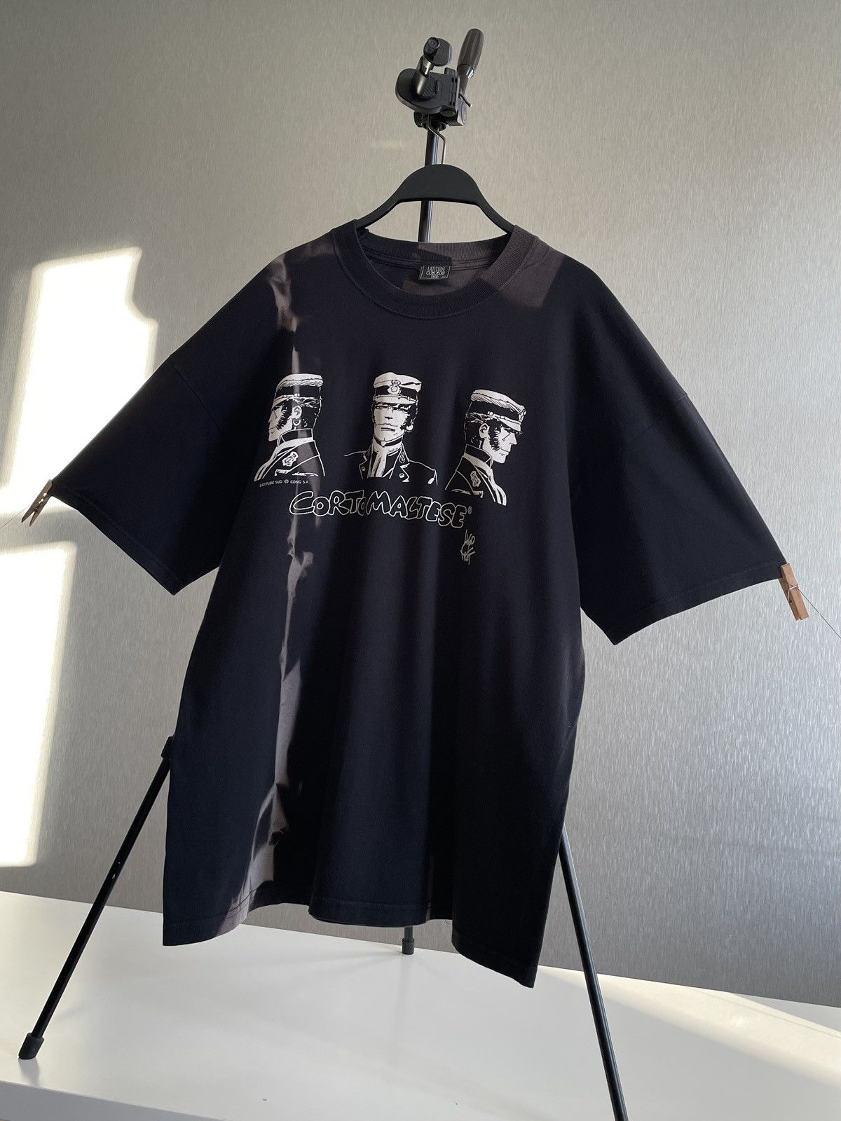 Vintage 90s Corto Maltese by Hugo Pratt, A Vintage Comics T-Shirt Size US XL / EU 56 / 4 - 7 Thumbnail