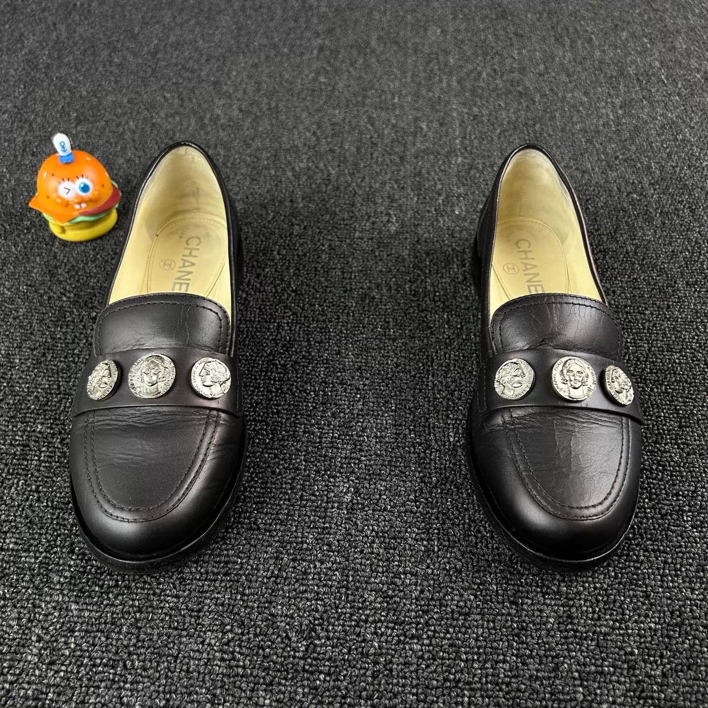 Chanel Chanel Black Classic Metal Buckle Loafer 36 HB6793 Size US 5.5 / IT 35.5 - 2 Thumbnail