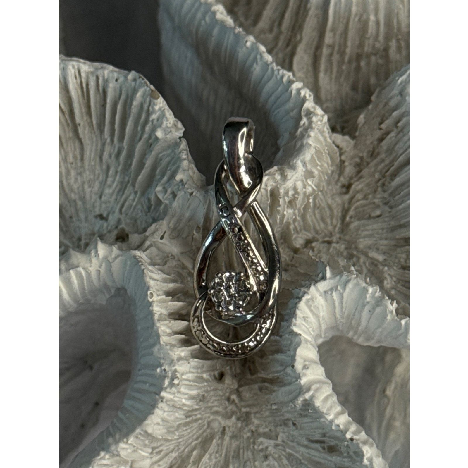 Jewelry ELEGANT 925 STERLING SILVER DIAMONDS PENDANT Size ONE SIZE - 1 Thumbnail