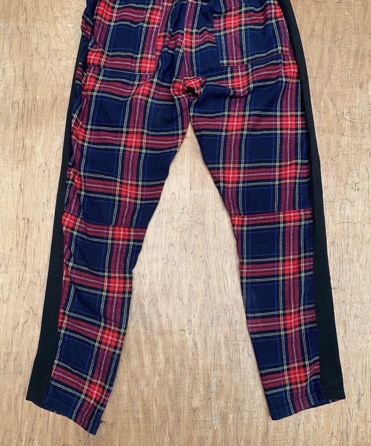Japanese Brand CRAY TOKYO Red Tartan (riri Zipper) Jogger Pants Size US 32 / EU 48 - 11 Thumbnail