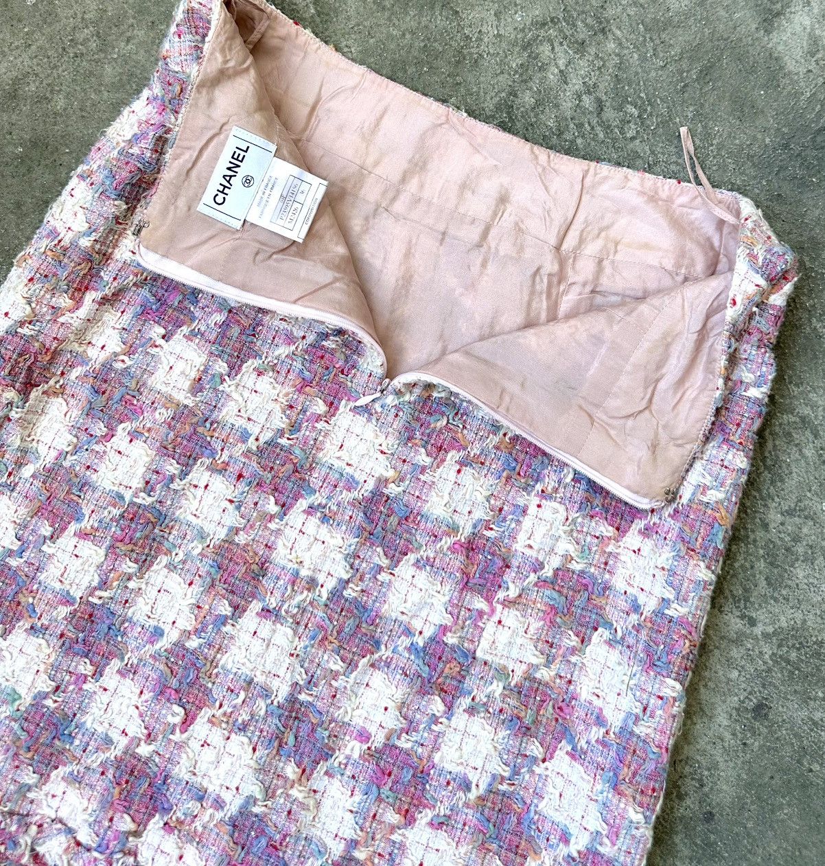 Chanel Chanel - Karl Lagerfeld S/S04 Chanel Coco CC Logo Candy Pink Size 25" / US 0 / IT 36 - 14 Thumbnail
