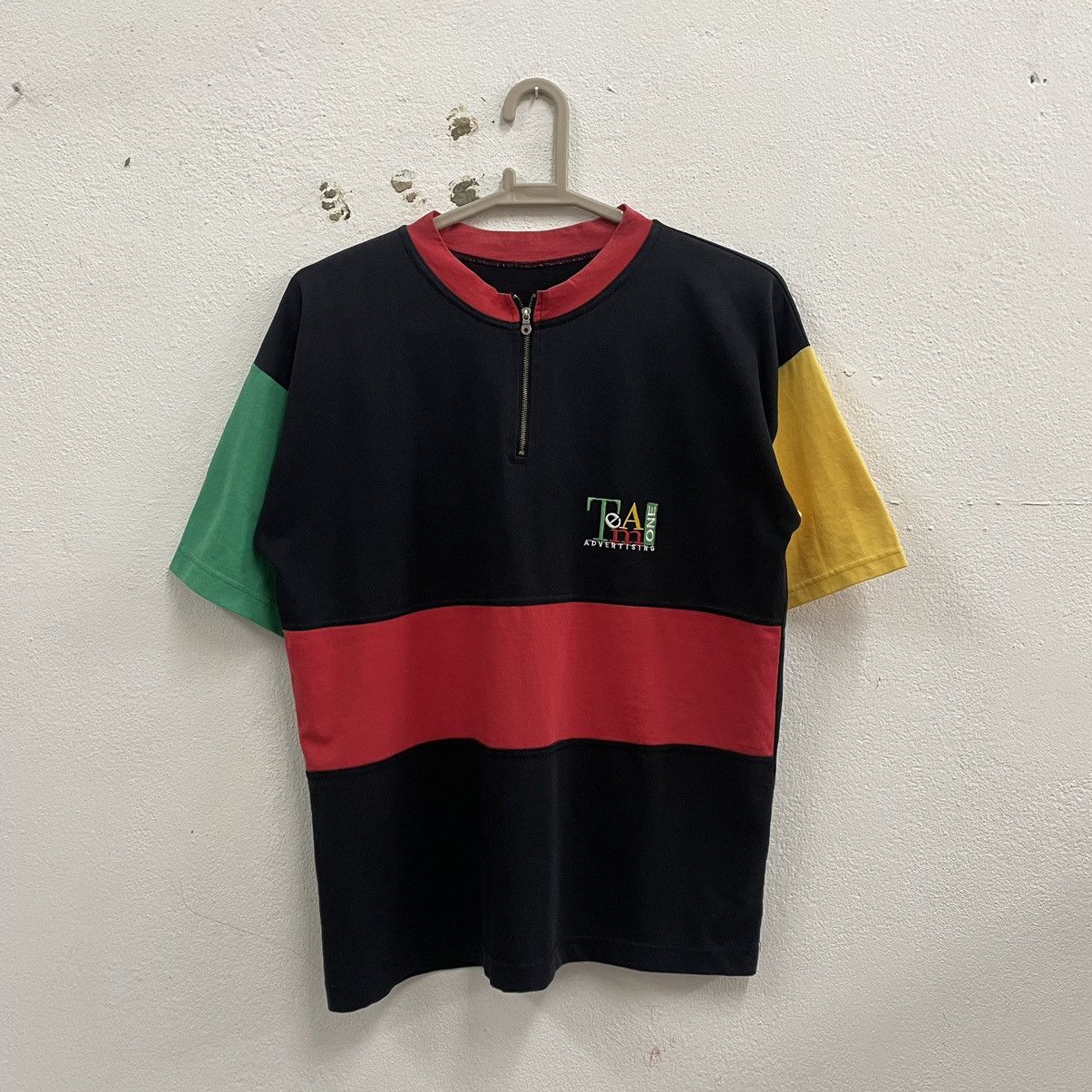 Vintage 🔥Team One Advertising Colour Block Half Zipper Sportwear Tee Size US L / EU 52-54 / 3 - 1 Thumbnail