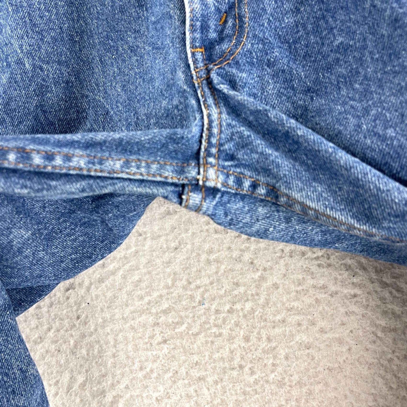 Levi's VINTAGE Levi's Jeans Mens 36x30 Blue Denim Leather Tab Straight Leg Made in USA Jeans Regular Blue 80s 90s USA Mens Size US 36 / EU 52 - 6 Thumbnail