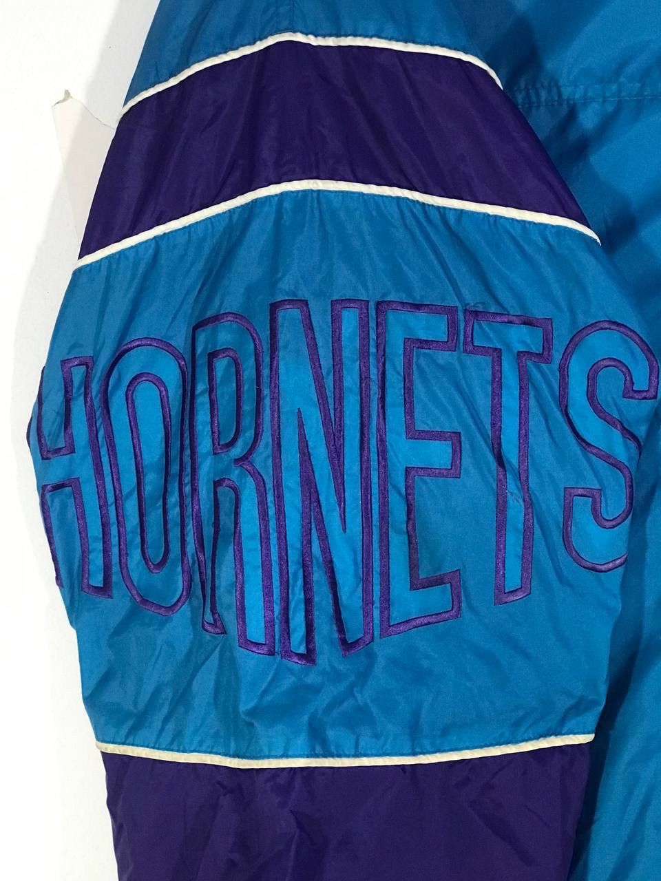 NBA Vintage charlotte hornets nba team starter jacket Size US XL / EU 56 / 4 - 12 Thumbnail