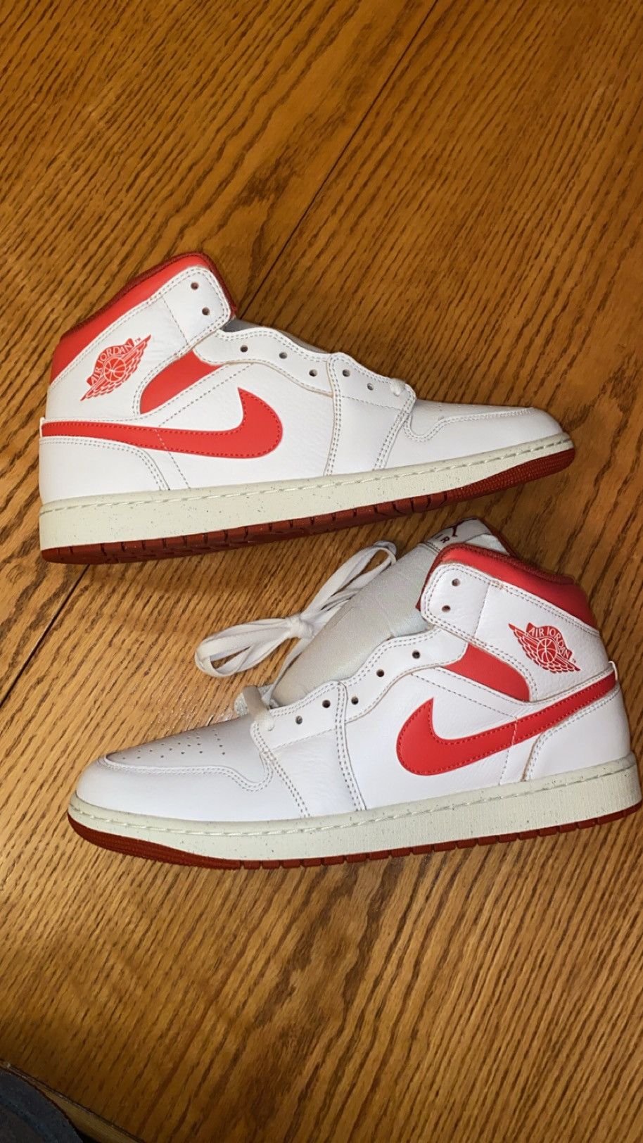 Jordan Brand Air Jordan 1 Mid SE size 12US Size US 12 / EU 45 - 1 Thumbnail
