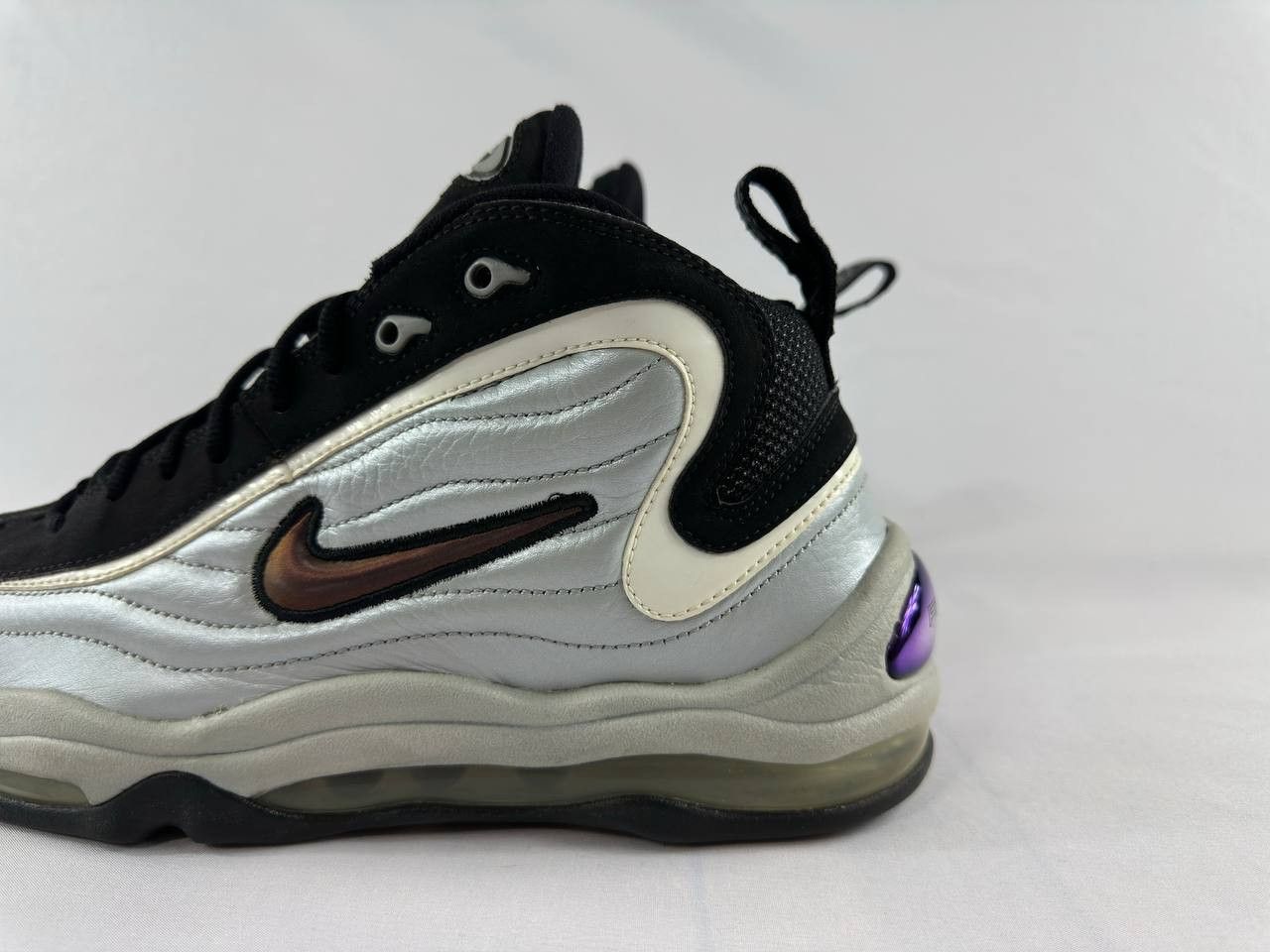 Nike Nike Air Total Max Uptempo 'Metallic Silver Black' 2010 Size US 8 / EU 41 - 7 Thumbnail
