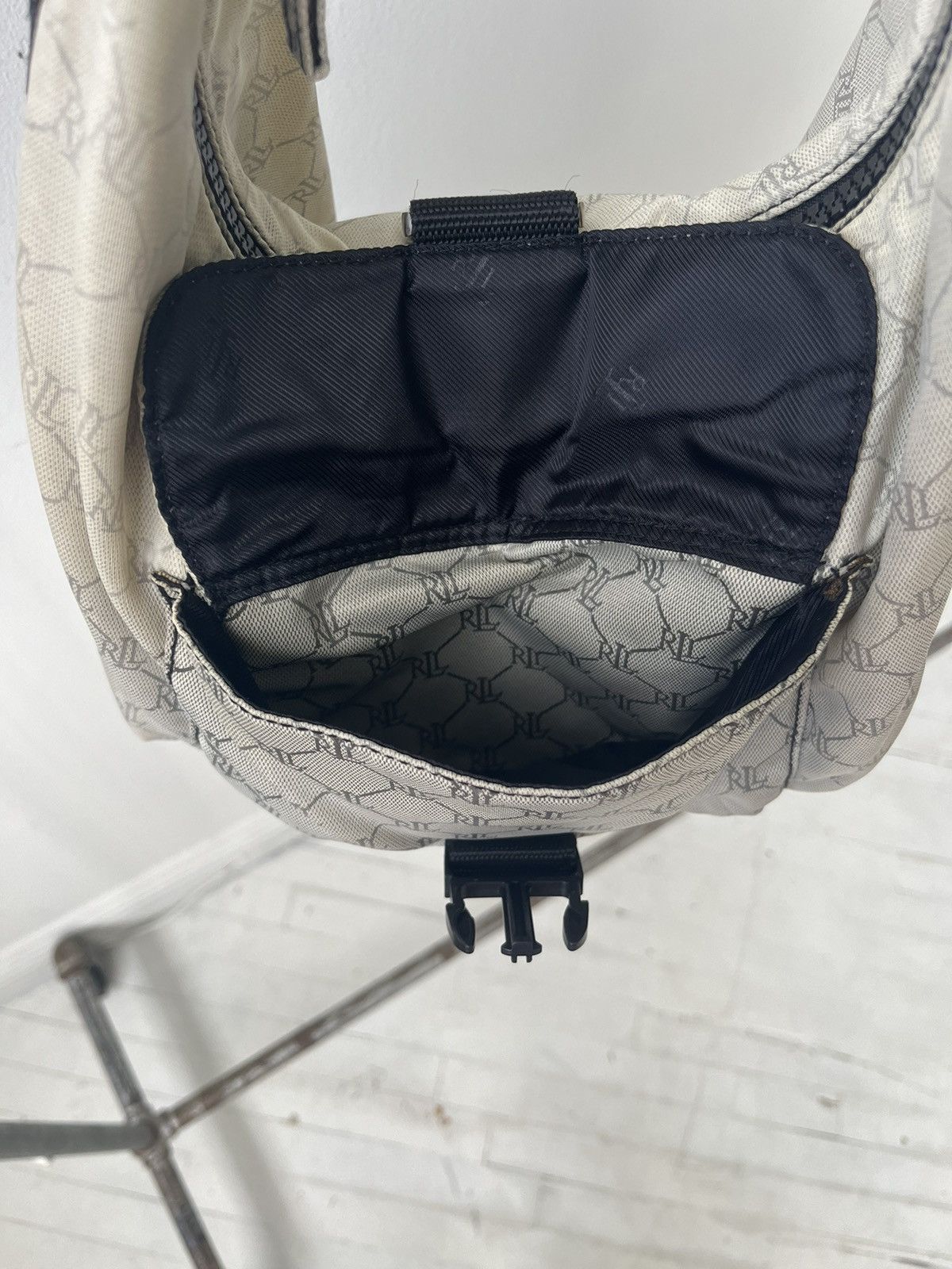 Lauren Ralph Lauren VINTAGE LAUREN RALPH LAUREN SPORT UTILITY BAG CHROME ACCENTS Size ONE SIZE - 5 Thumbnail