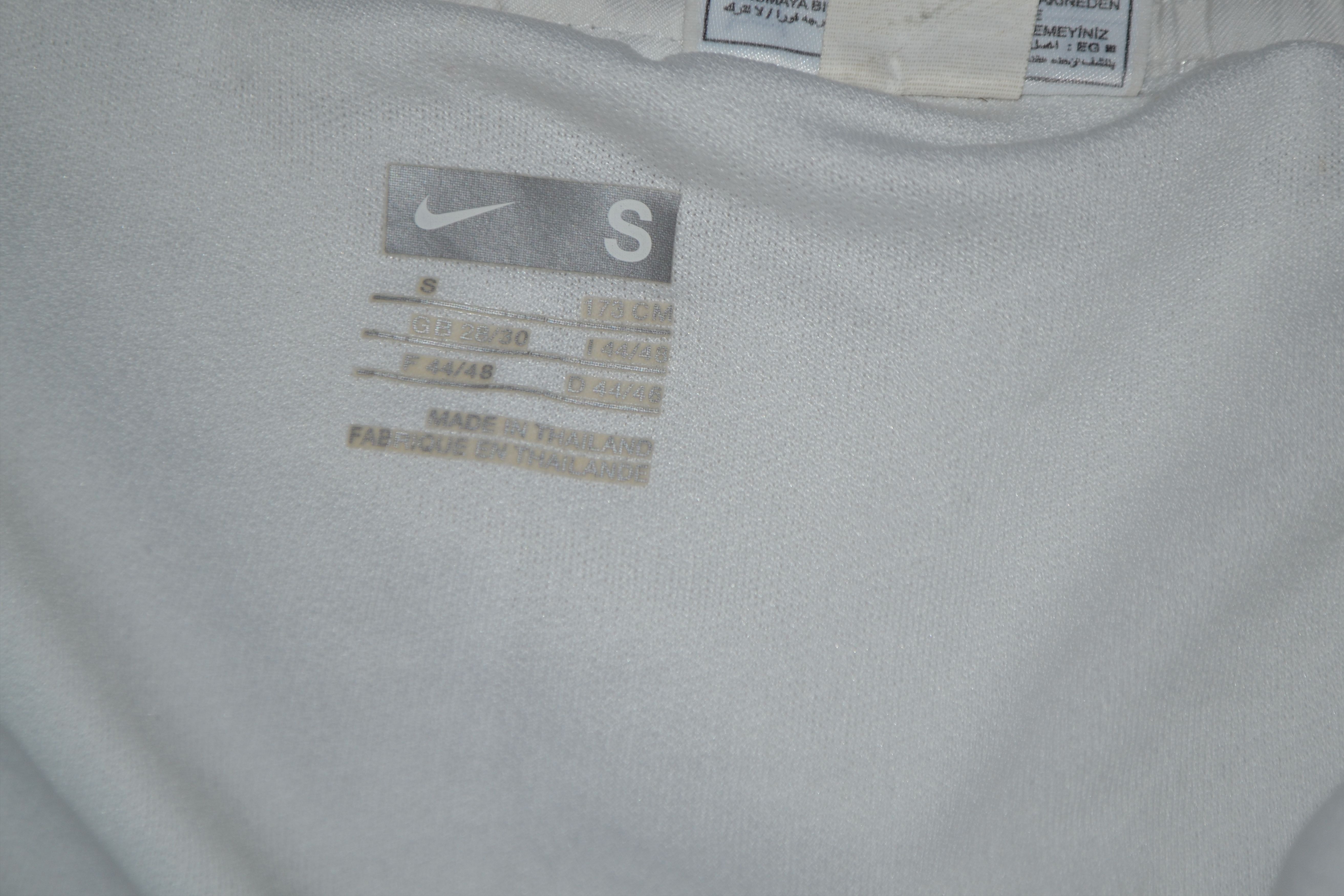 Nike Manchester United Home 2009 2010 Football Shorts Soccer Size US 30 / EU 46 - 3 Thumbnail