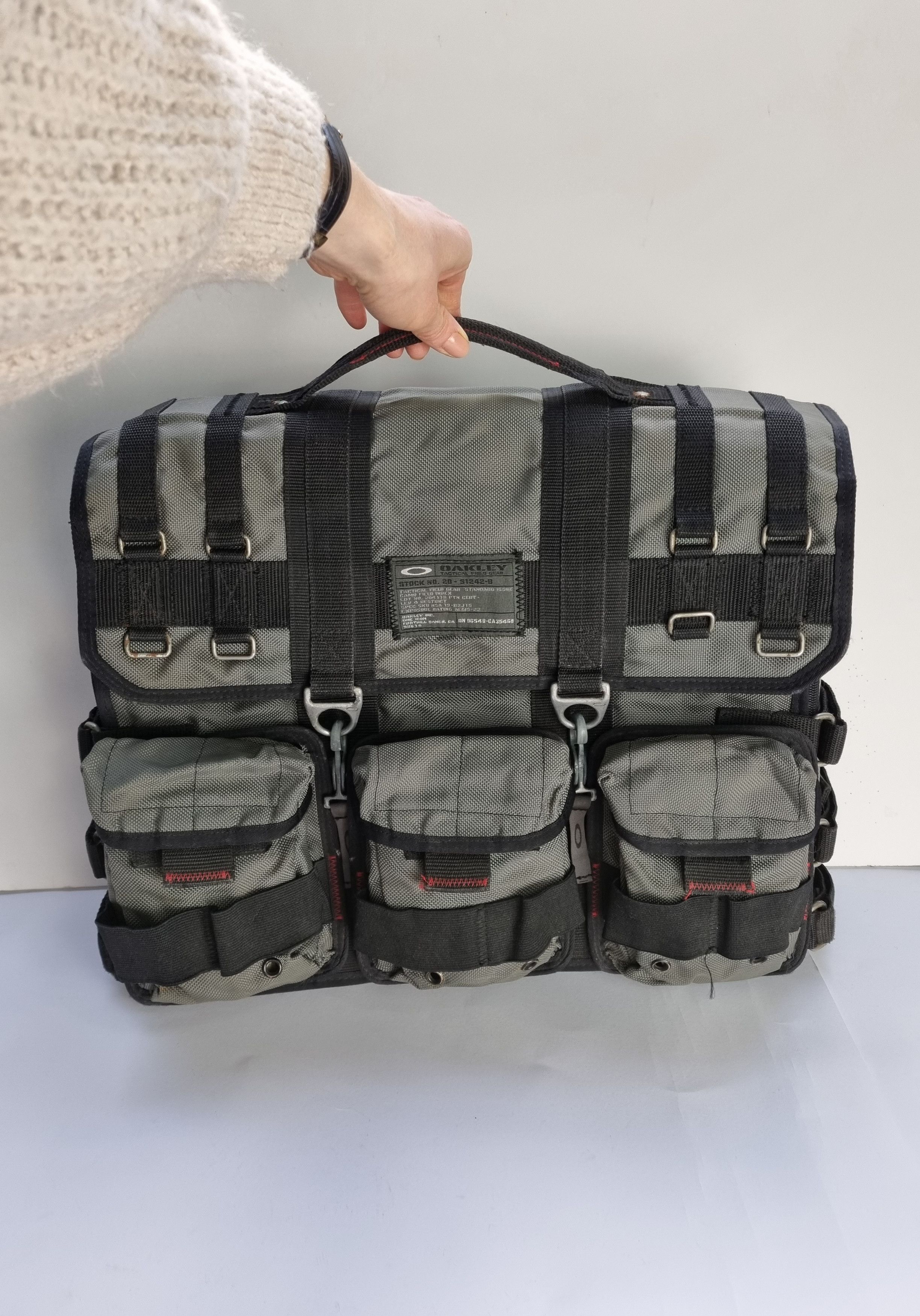 Archival Clothing x Oakley Iconic Oakley Tactical Multipockets Messenger Laptop Bag in Grey, Men's