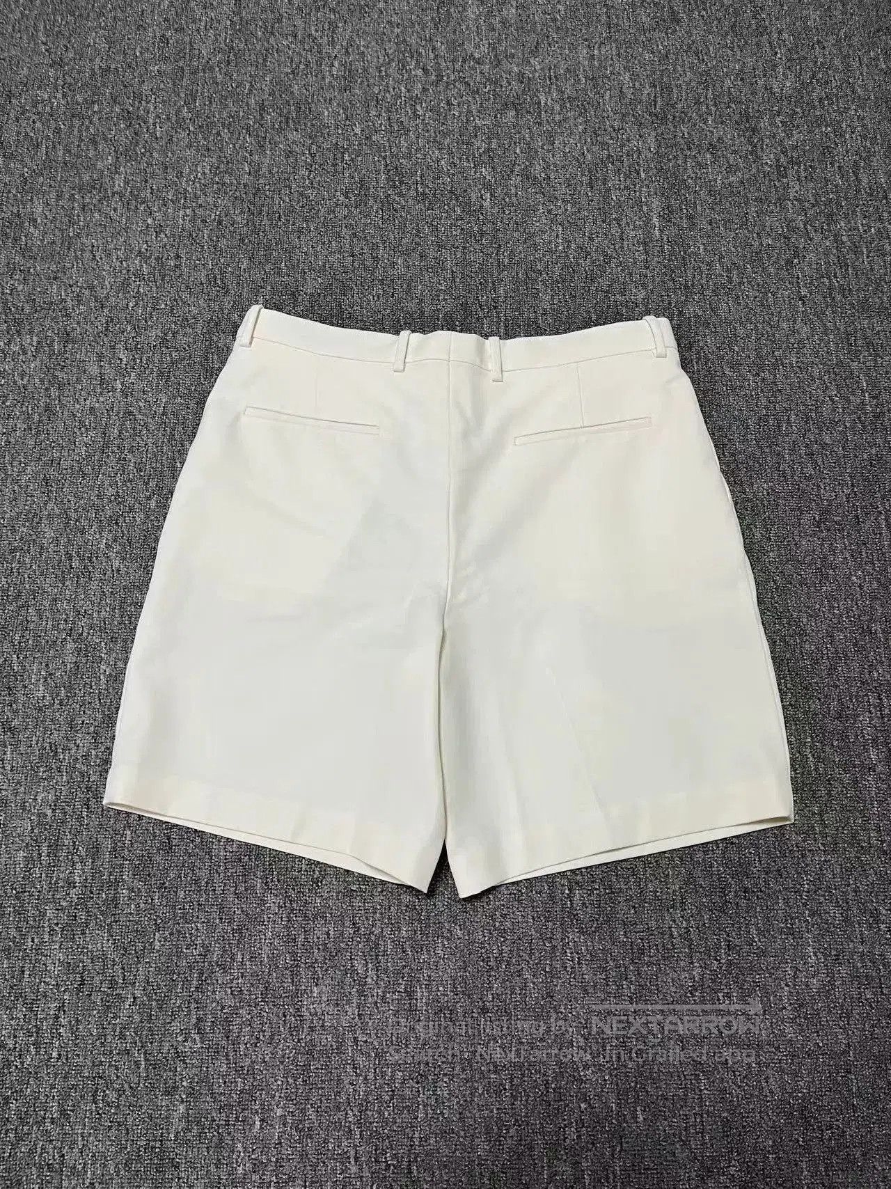 Louis Vuitton Louis Vuitton White Logo Accessory Shorts. Size 41" - 2 Thumbnail