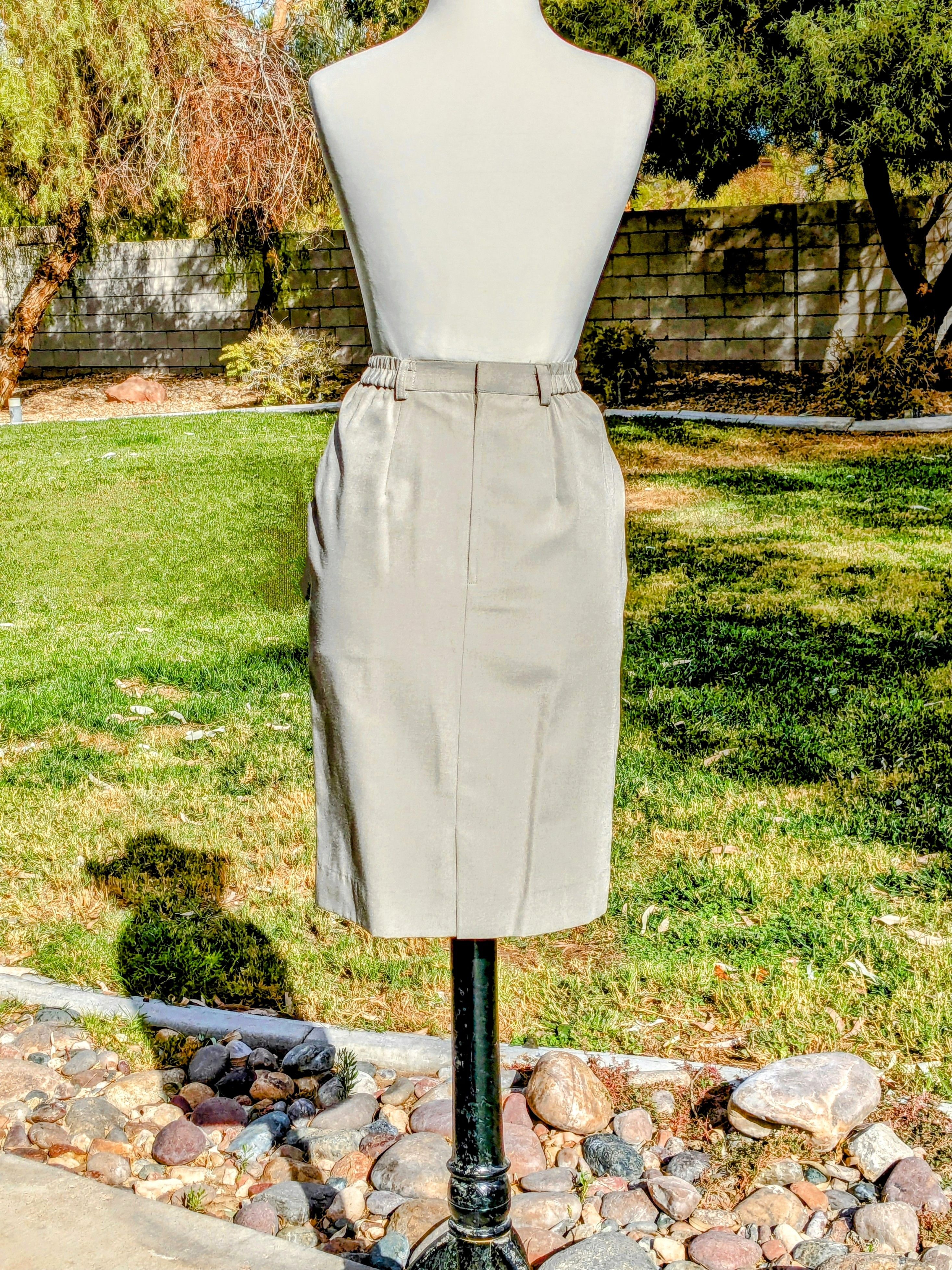 Vintage Vintage Japanese Yamamoto Retro Button Pockets Midi Skirt Size 24" / US 00 / IT 34 - 4 Thumbnail