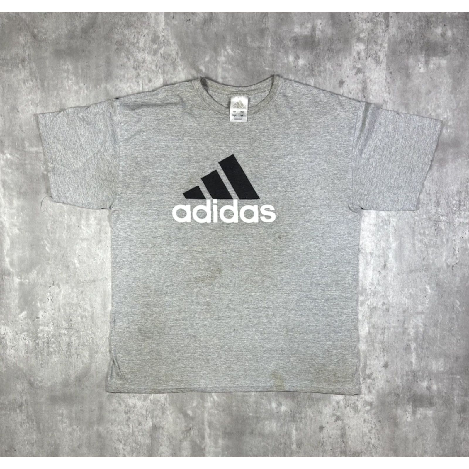 Adidas VINTAGE adidas T-Shirt Men L Grey Crew Neck Short Sleeve Logo Classic Sports 90s X-Large Bleach Free! Size US L / EU 52-54 / 3 - 2 Thumbnail