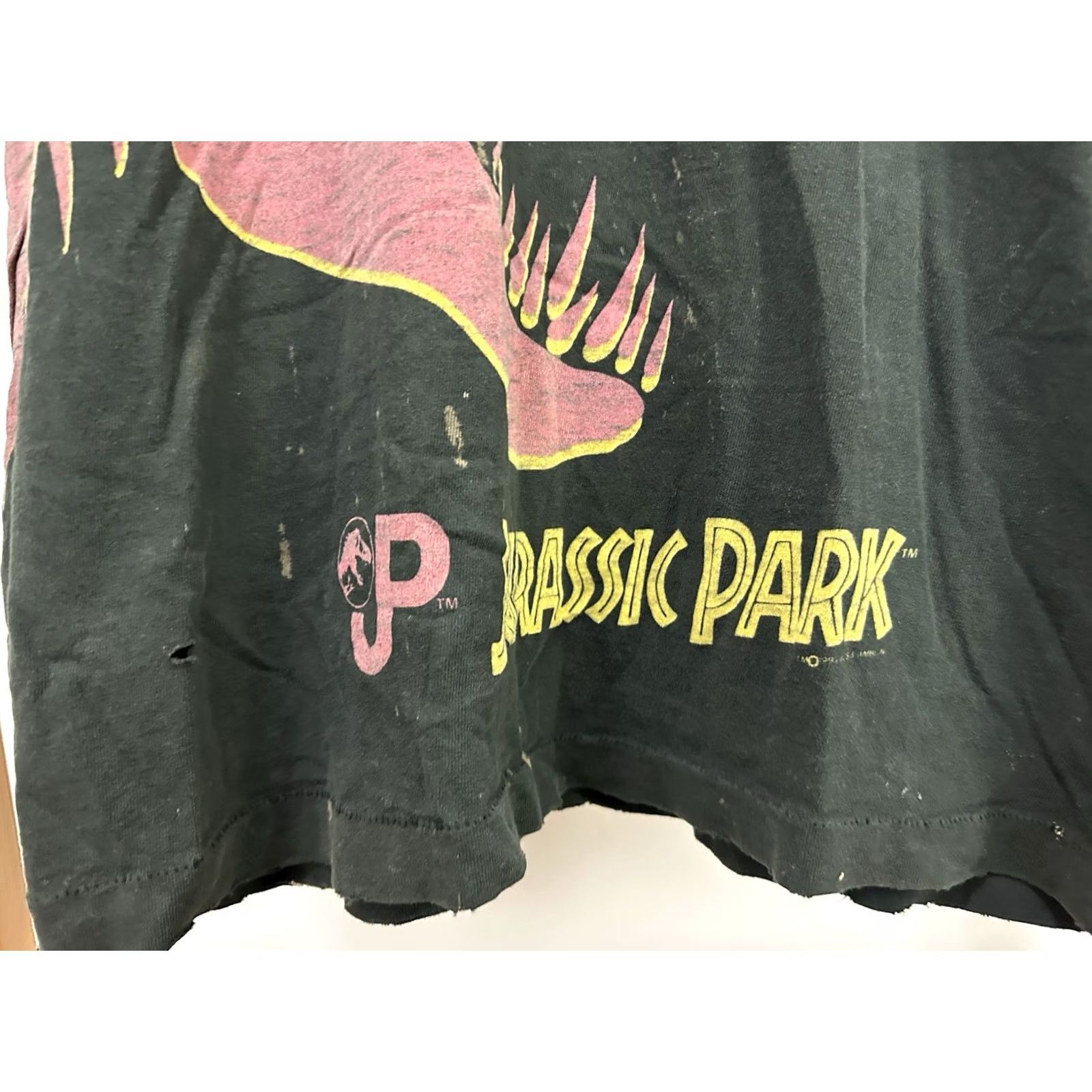 Fruit Of The Loom VTG 90s Jurassic Park T Rex Movie Promo AOP Faded Thrashed T-Shirt Size L Mens Black Shirt Distressed Dinosaur Movie Promo T-Shirt 90s Size US L / EU 52-54 / 3 - 7 Thumbnail