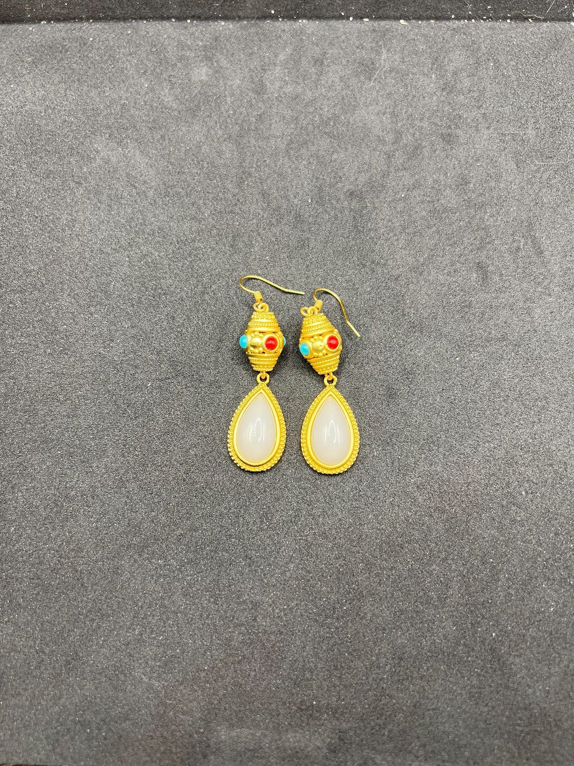 Jewelry White Jade Gold Dangle Earrings Size ONE SIZE - 3 Thumbnail