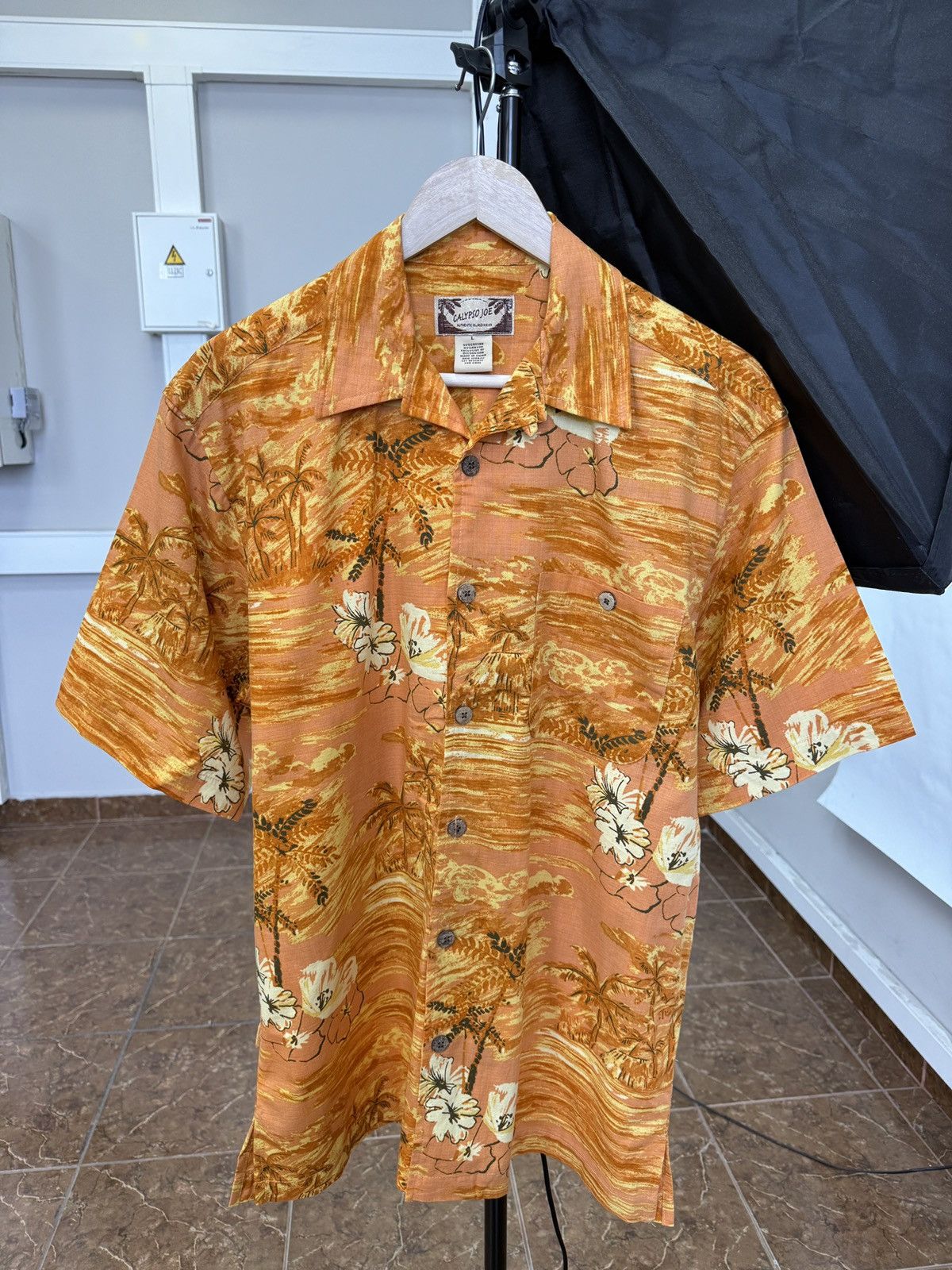 Toyo Enterprises 🌺 Vintage 90s Hawaiian Shirt Calypso Joe John Severson style Size US L / EU 52-54 / 3 - 1 Thumbnail