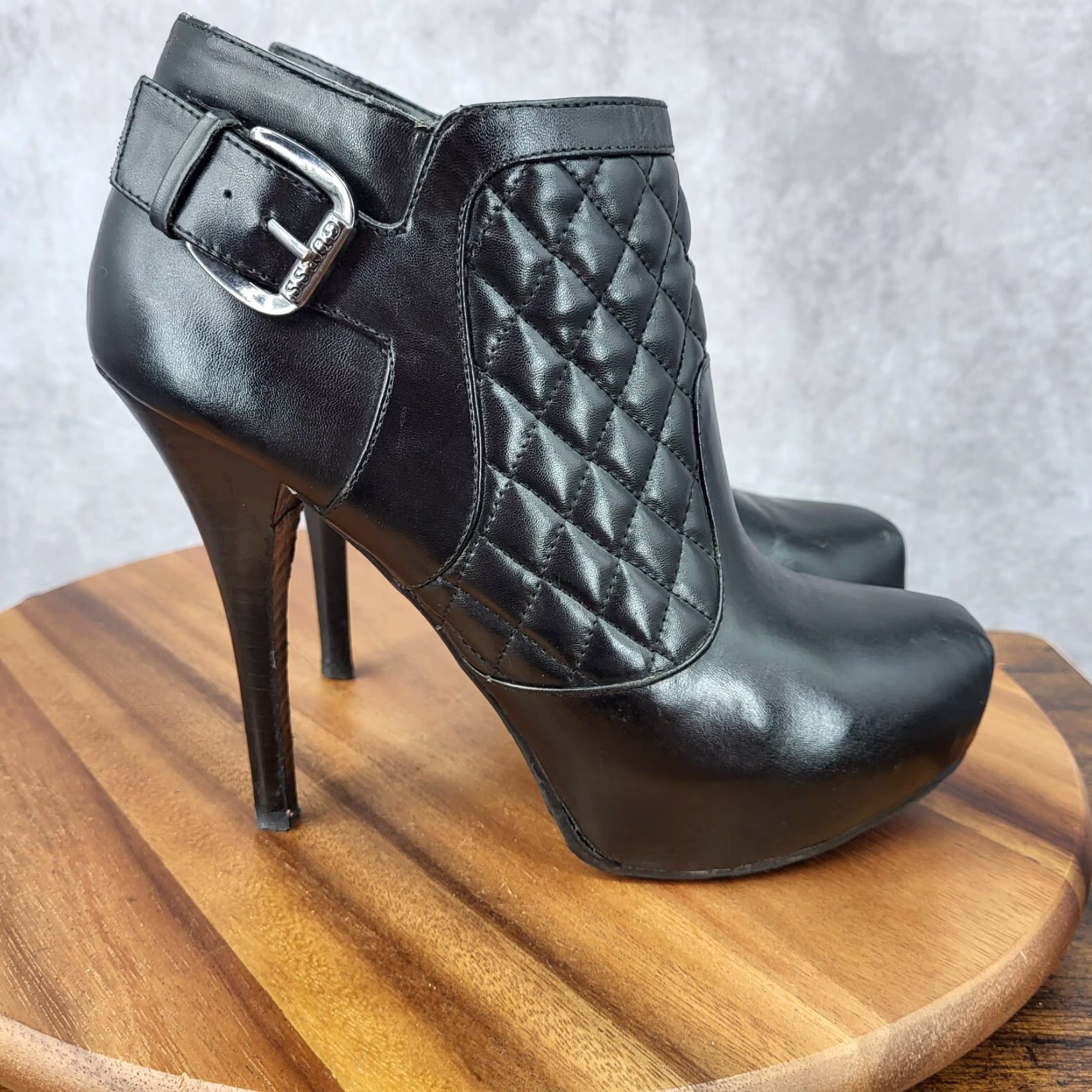 Guess GUESS Platform Heels Womens 10 Black Faux Leather Ankle Boots Booties Quilted Size US 10 / IT 40 - 2 Thumbnail