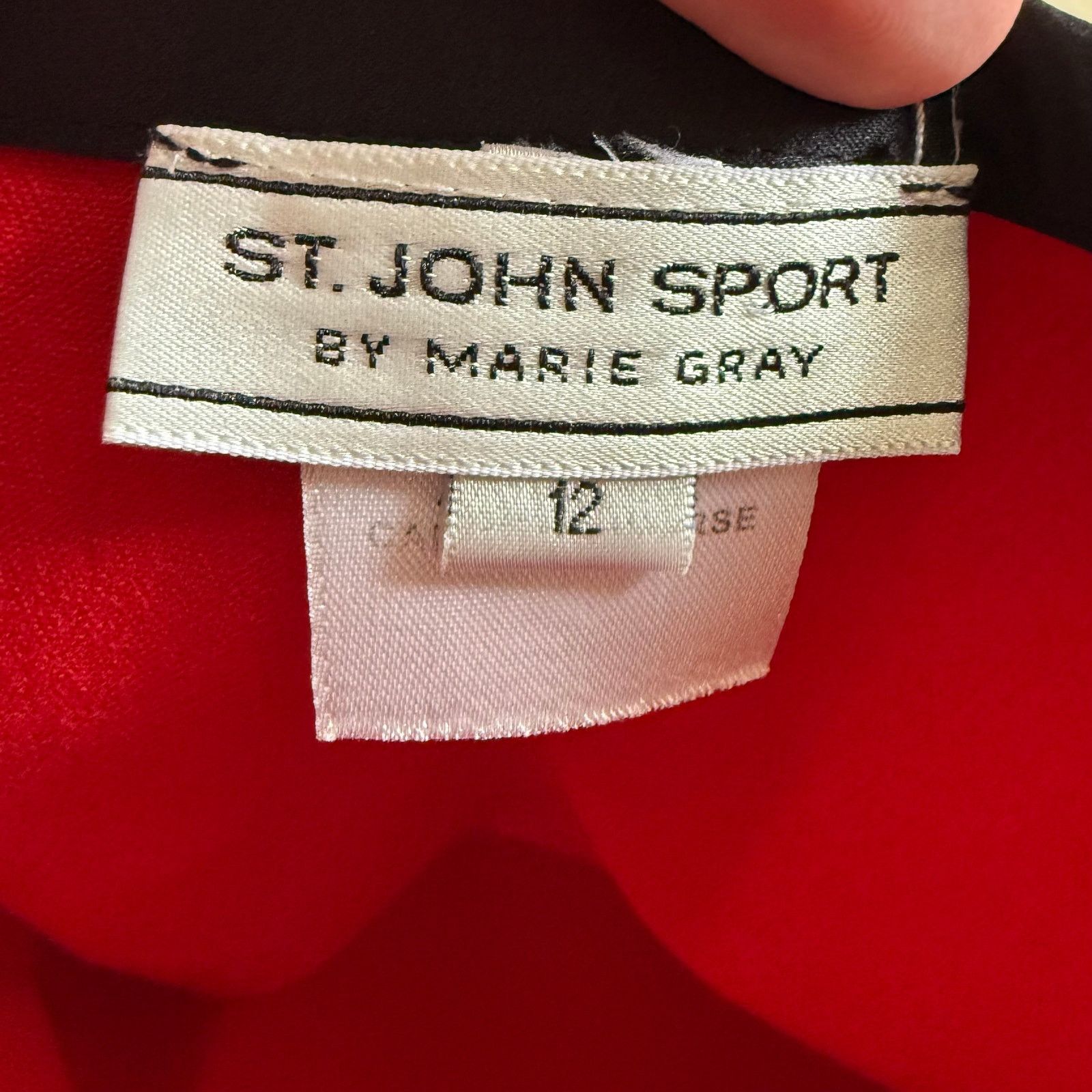 St. John Sport Red Skirt Black Bow Gold Heart Waistband 12
