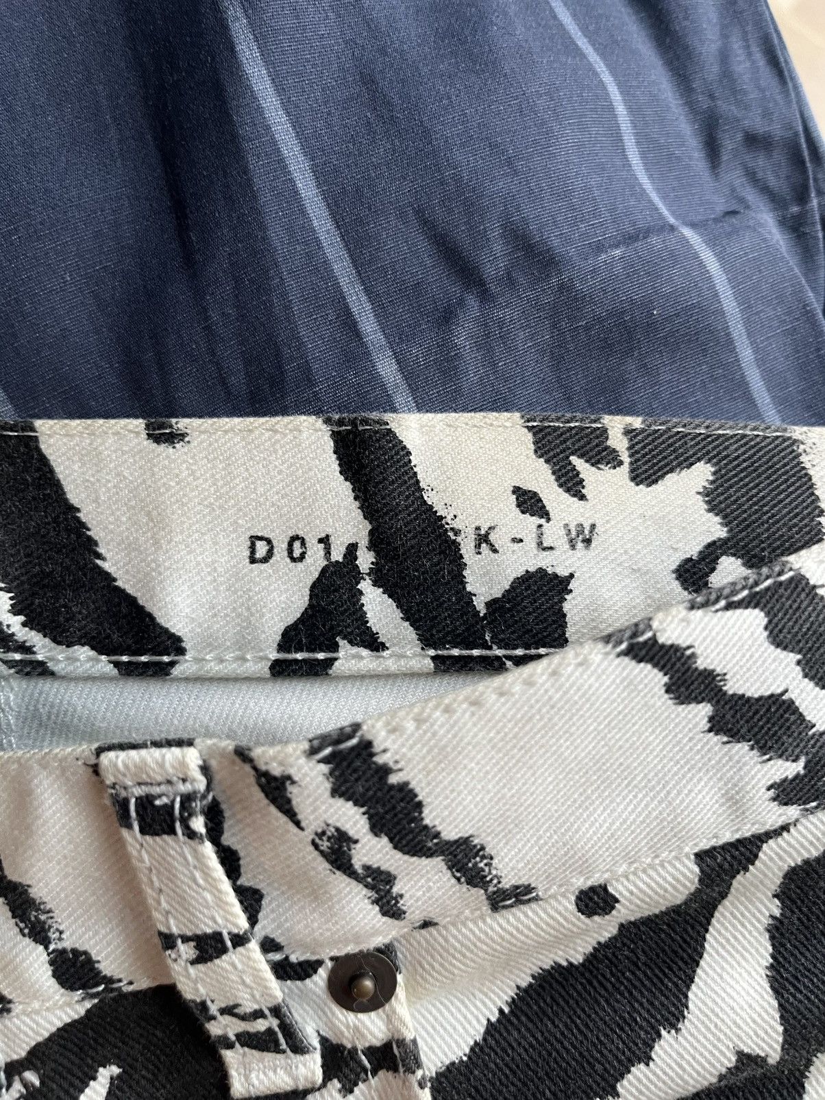 Saint Laurent Paris Saint Laurent SS14 Zebra D02’s Size 30" / US 8 / IT 44 - 4 Thumbnail