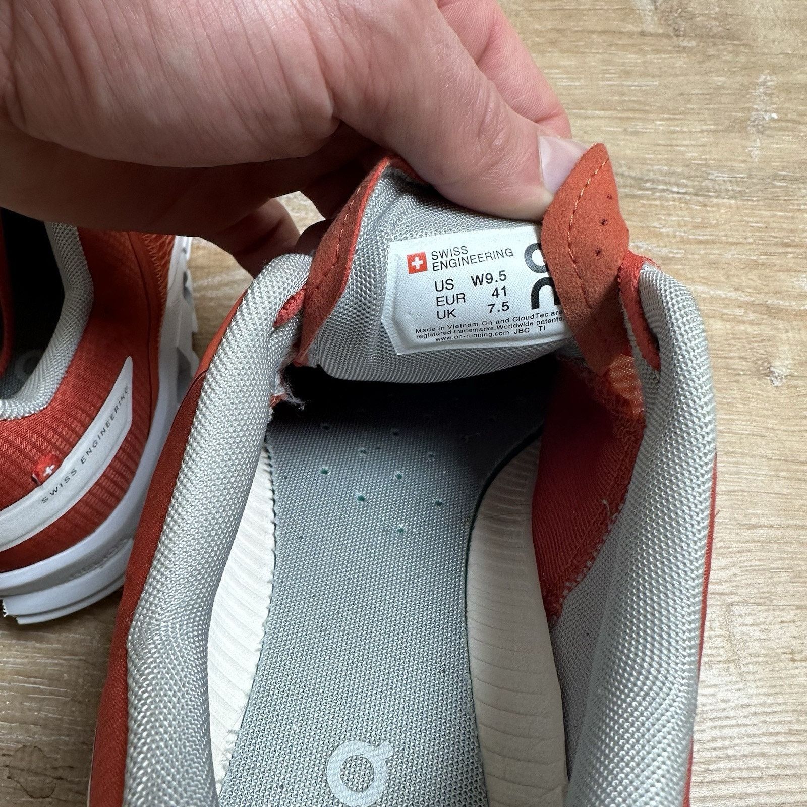 On Size 9.5 Women's On Cloud Women’s Cloudflow Running Shoes Size US 9.5 / IT 39.5 - 2 Thumbnail