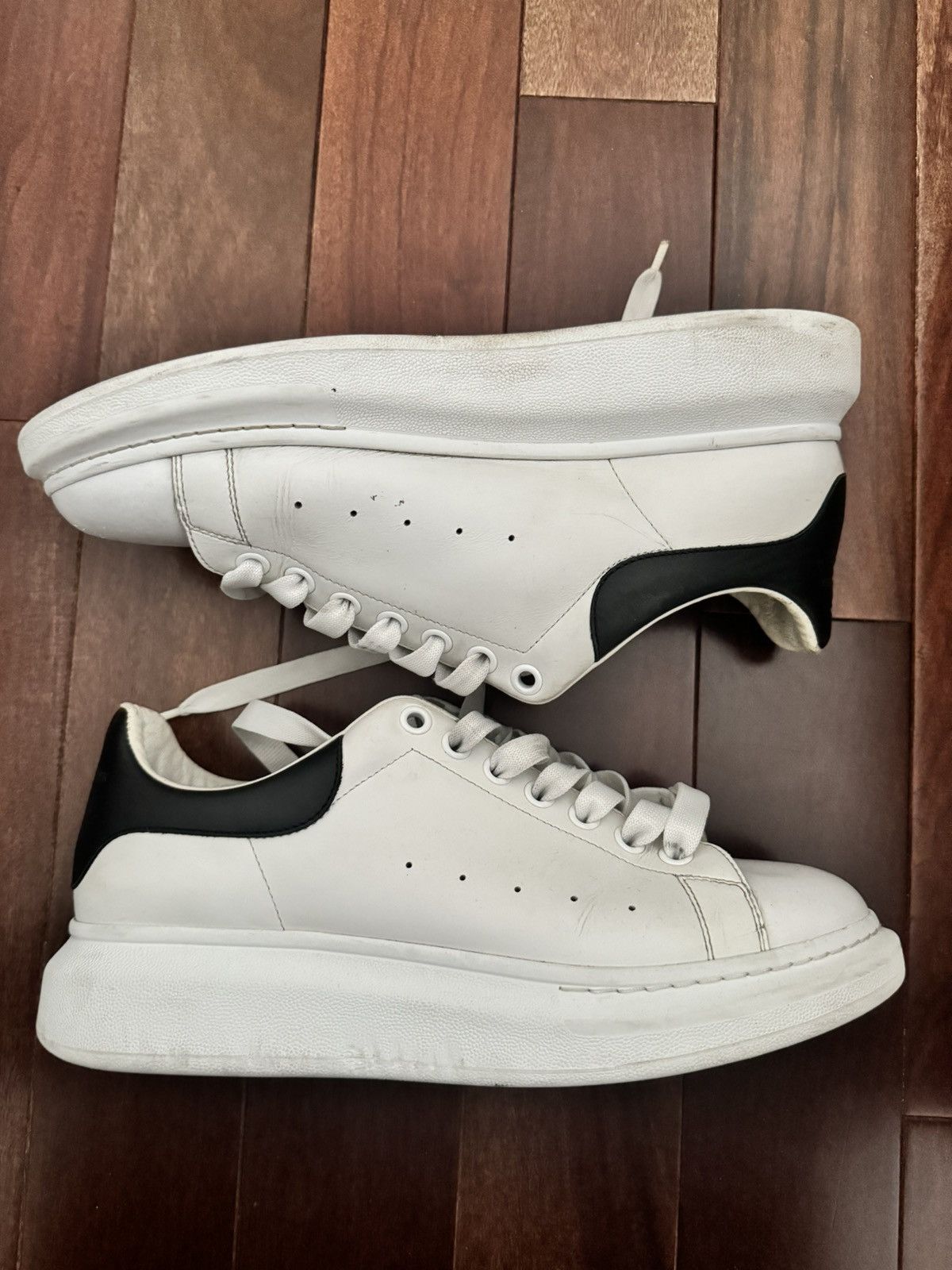 Alexander McQueen Alexander Mcqueen Man Sneakers 777241W4SS3
