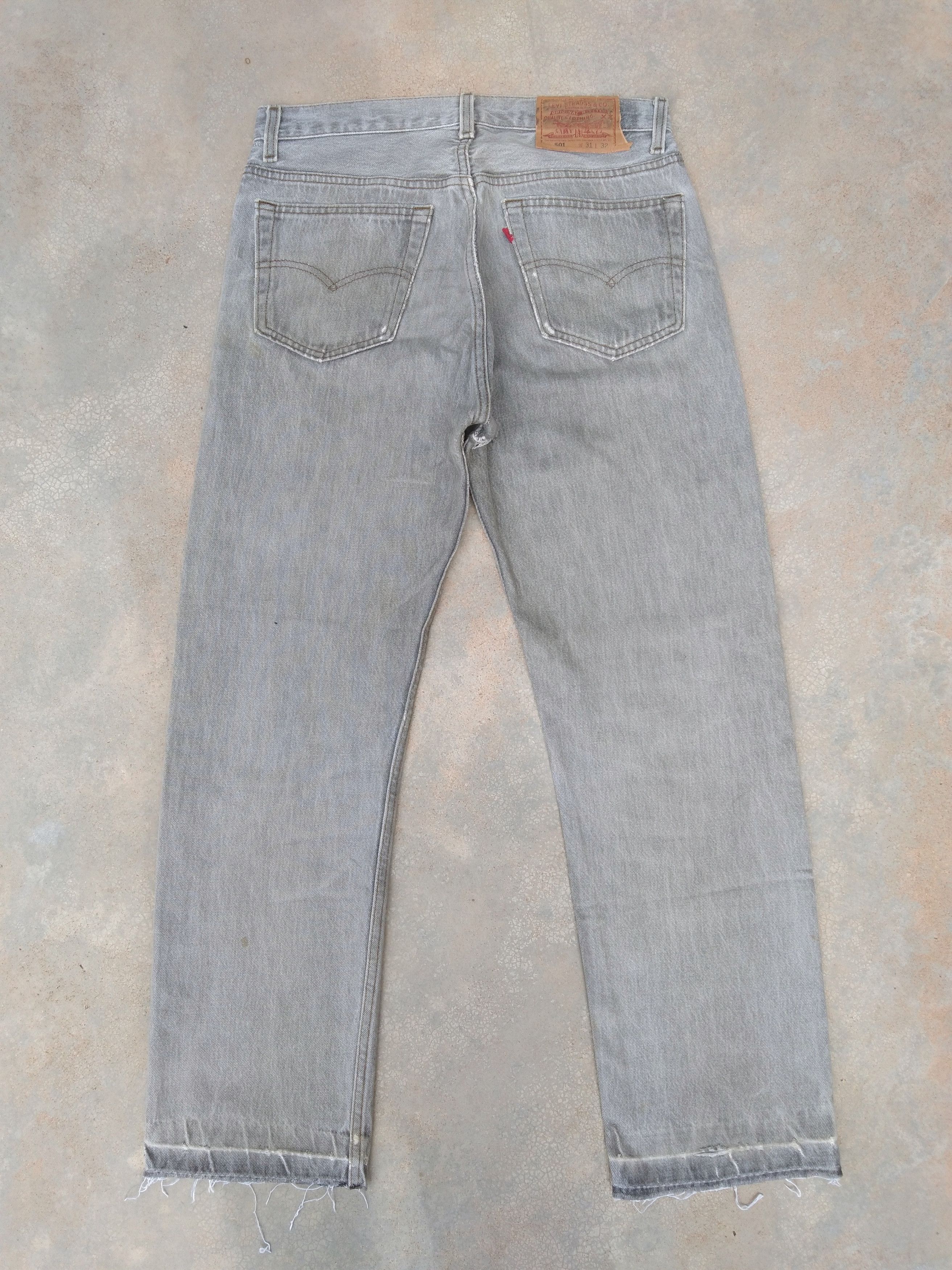 Levi's 90s Vintage Levi's 501 Made In USA Distressed Jeans 31x29 Size US 31 - 2 Thumbnail