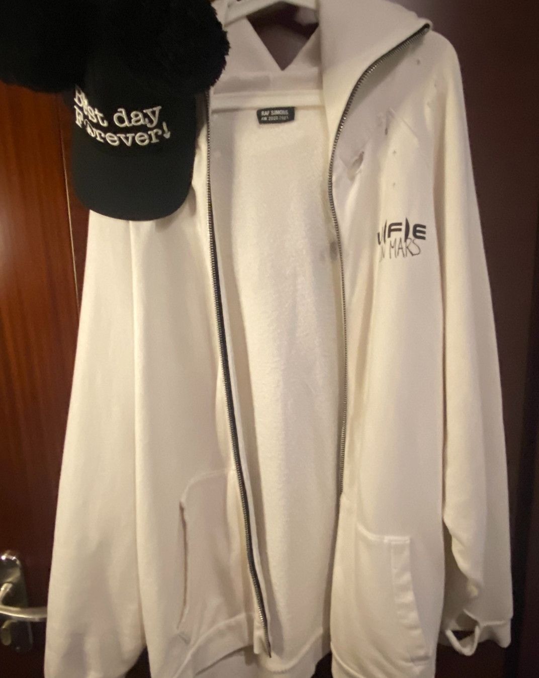 Raf Simons 20aw Ripped Knife Cut Hoodie