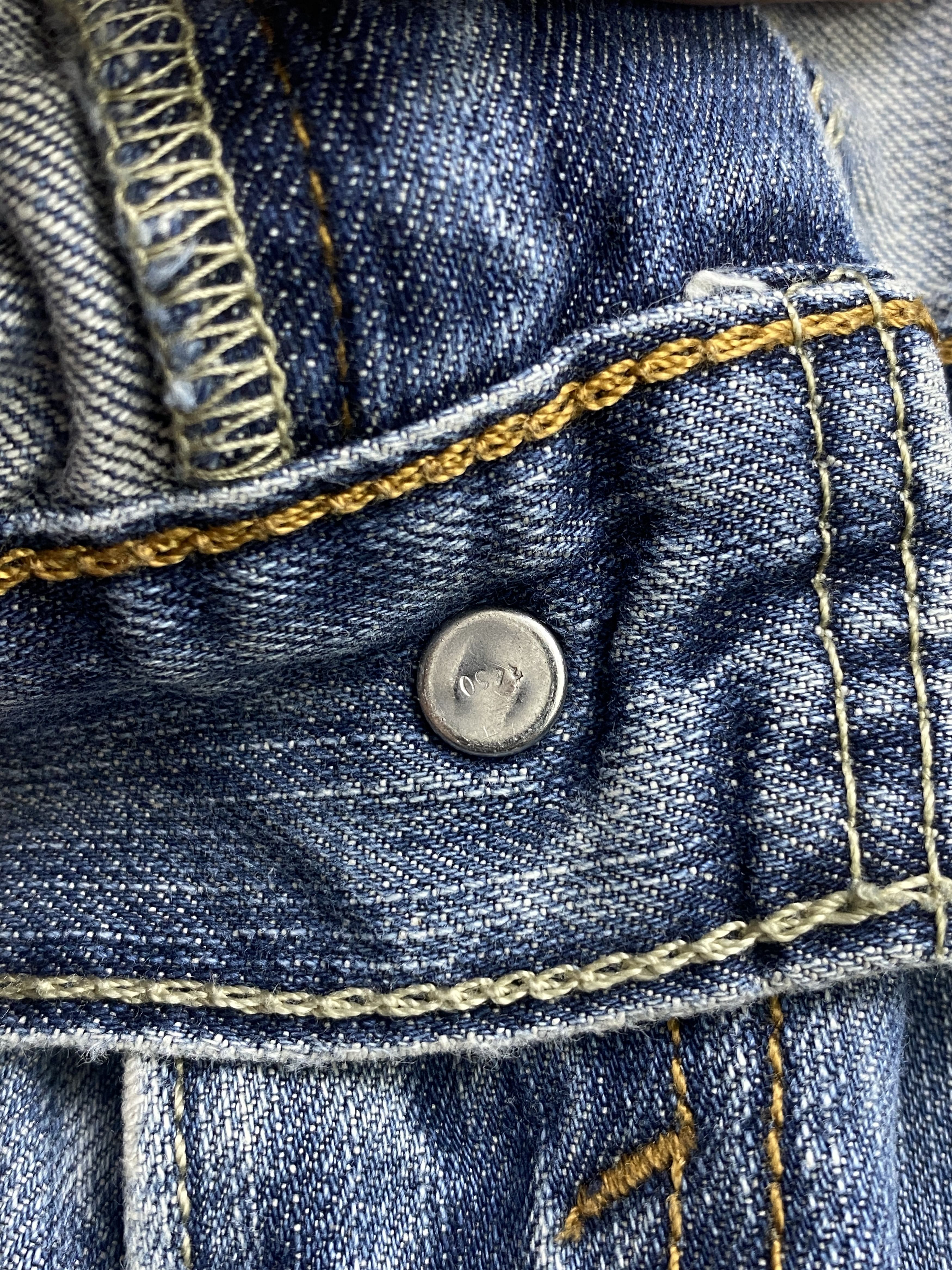 Levi's × Vintage Distressed Vintage Levi's 527 Faded Blue Bootcut Jeans Size US 35 - 12 Thumbnail