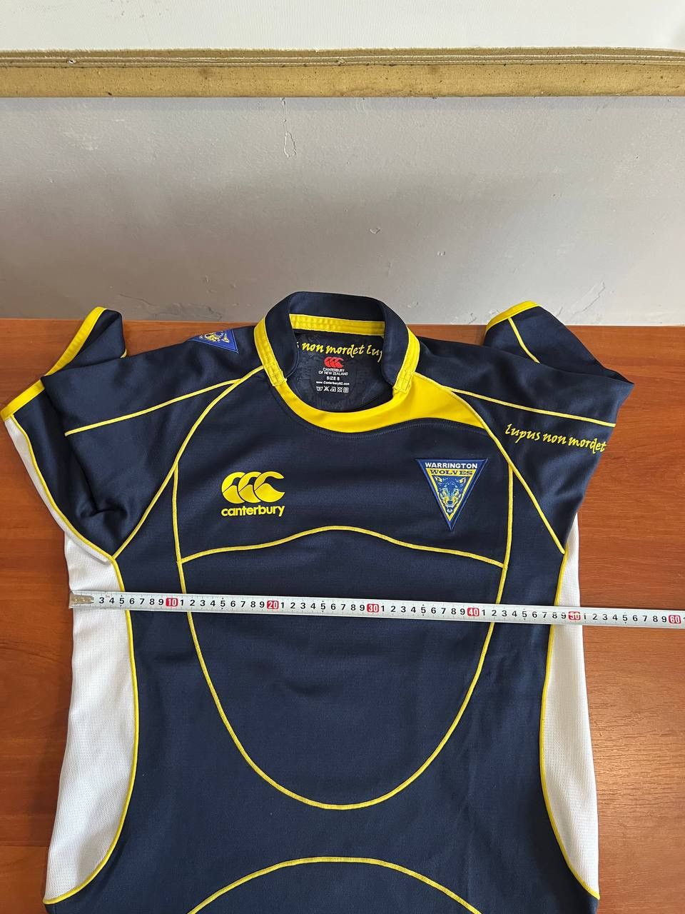 Canterbury of New Zealand 2009 WARRINGTON WOLVES RUGBY LEAGUE MENS SHIRT JERSEY SIZE S Size US S / EU 44-46 / 1 - 15 Thumbnail